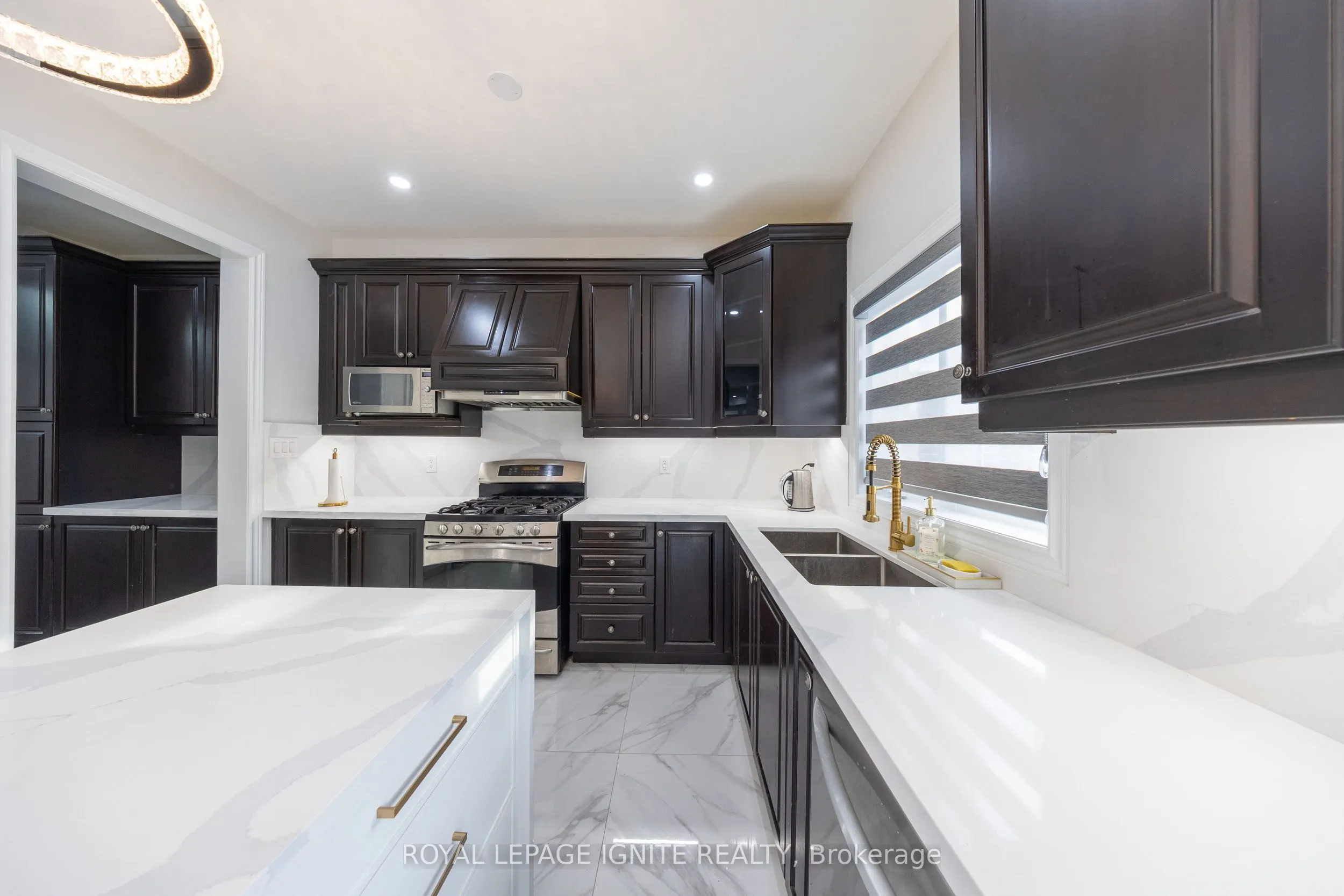 96 Maverick Crescent