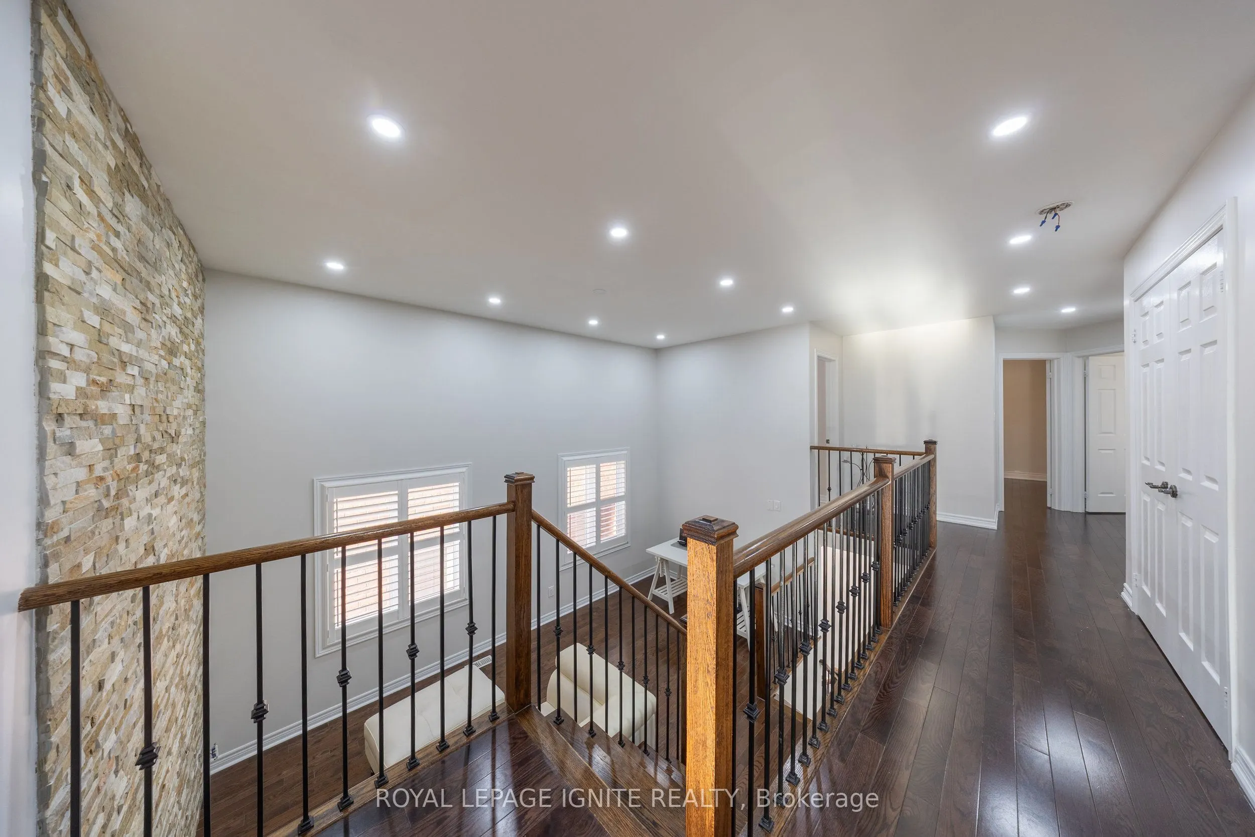 96 Maverick Crescent