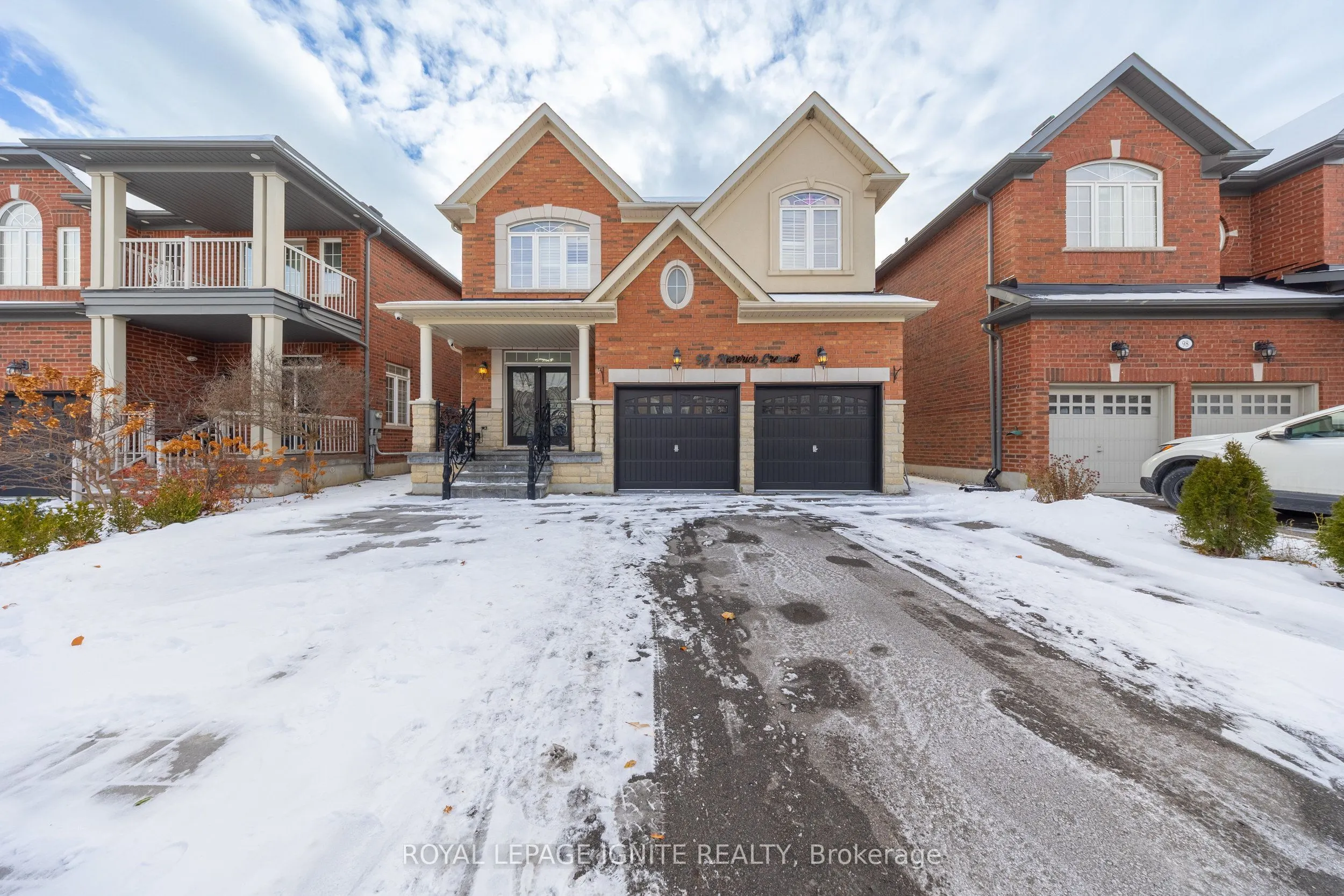 96 Maverick Crescent