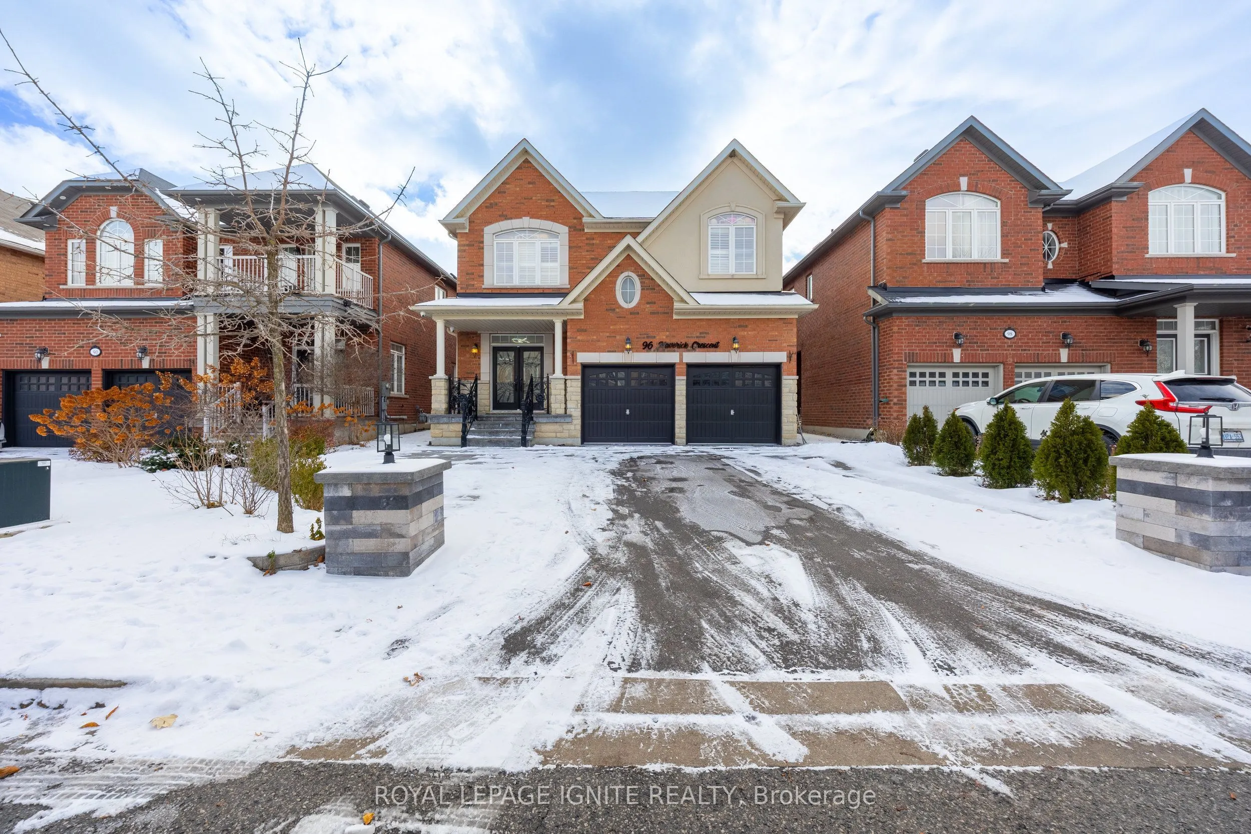 96 Maverick Crescent