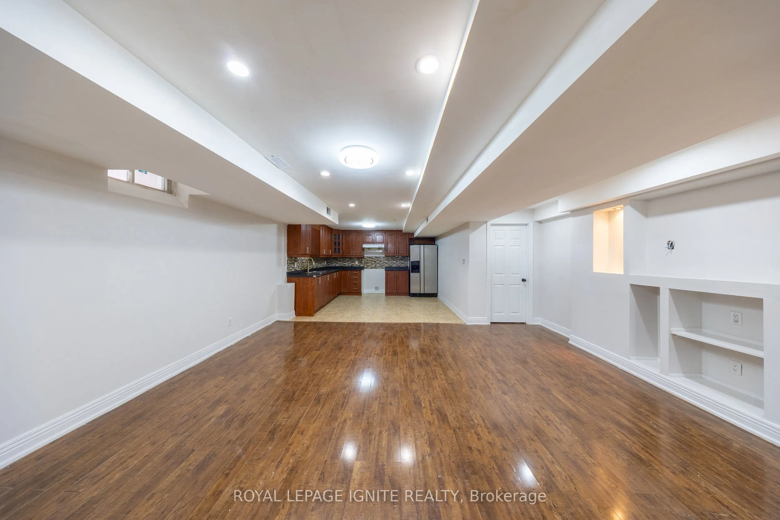 96 Maverick Crescent