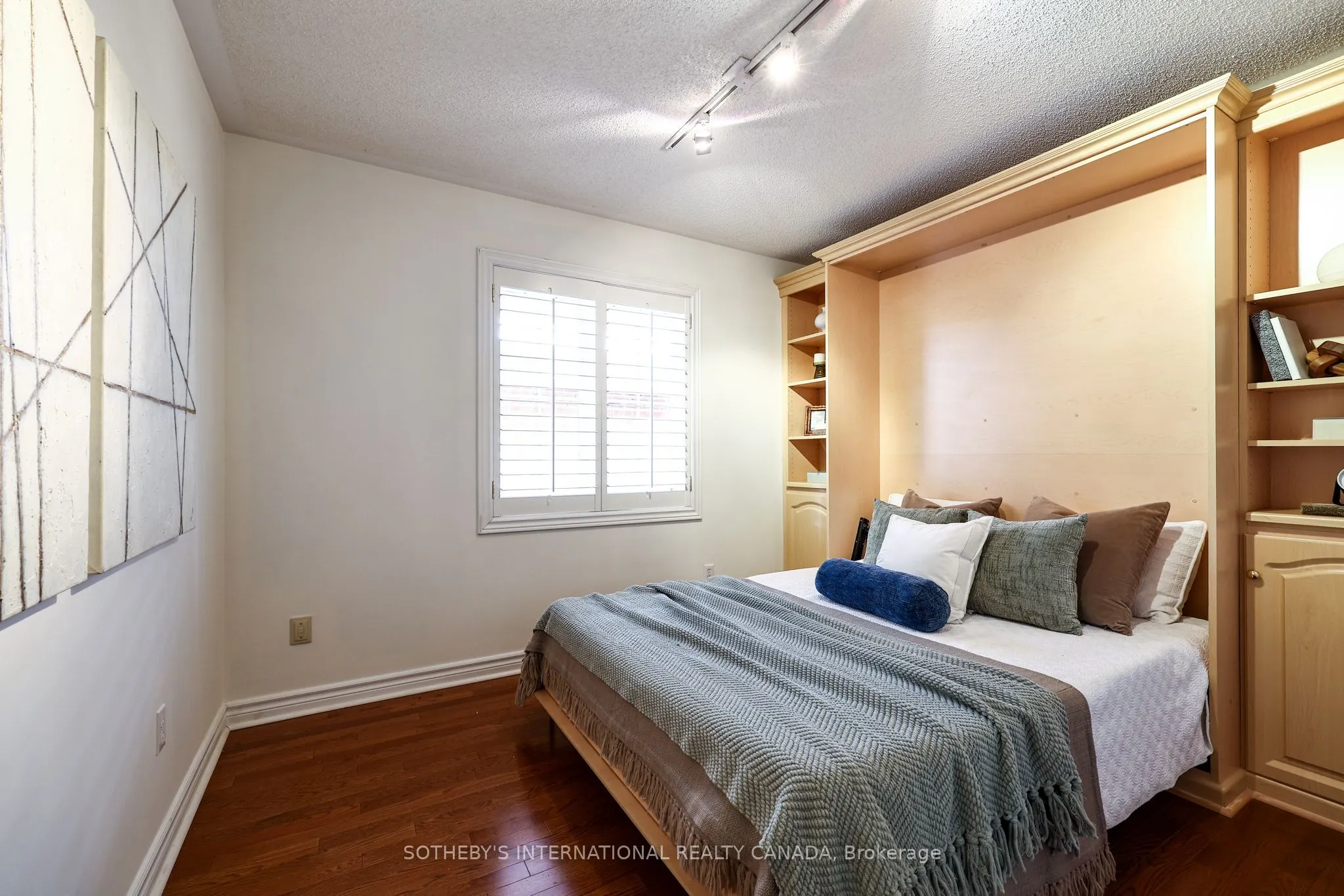 33 Captain Armstrong Lane