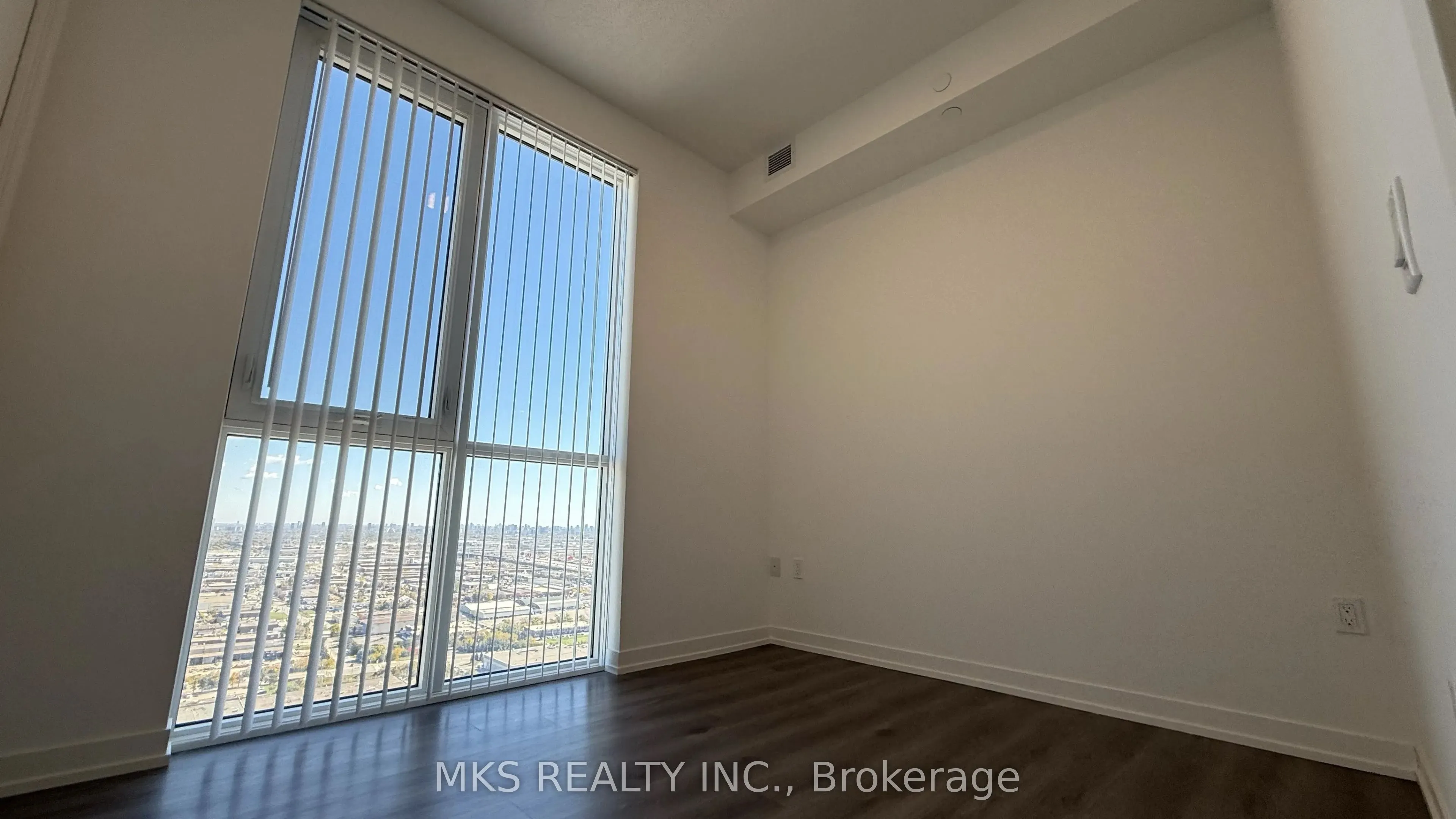 28 Interchange Way #4310
