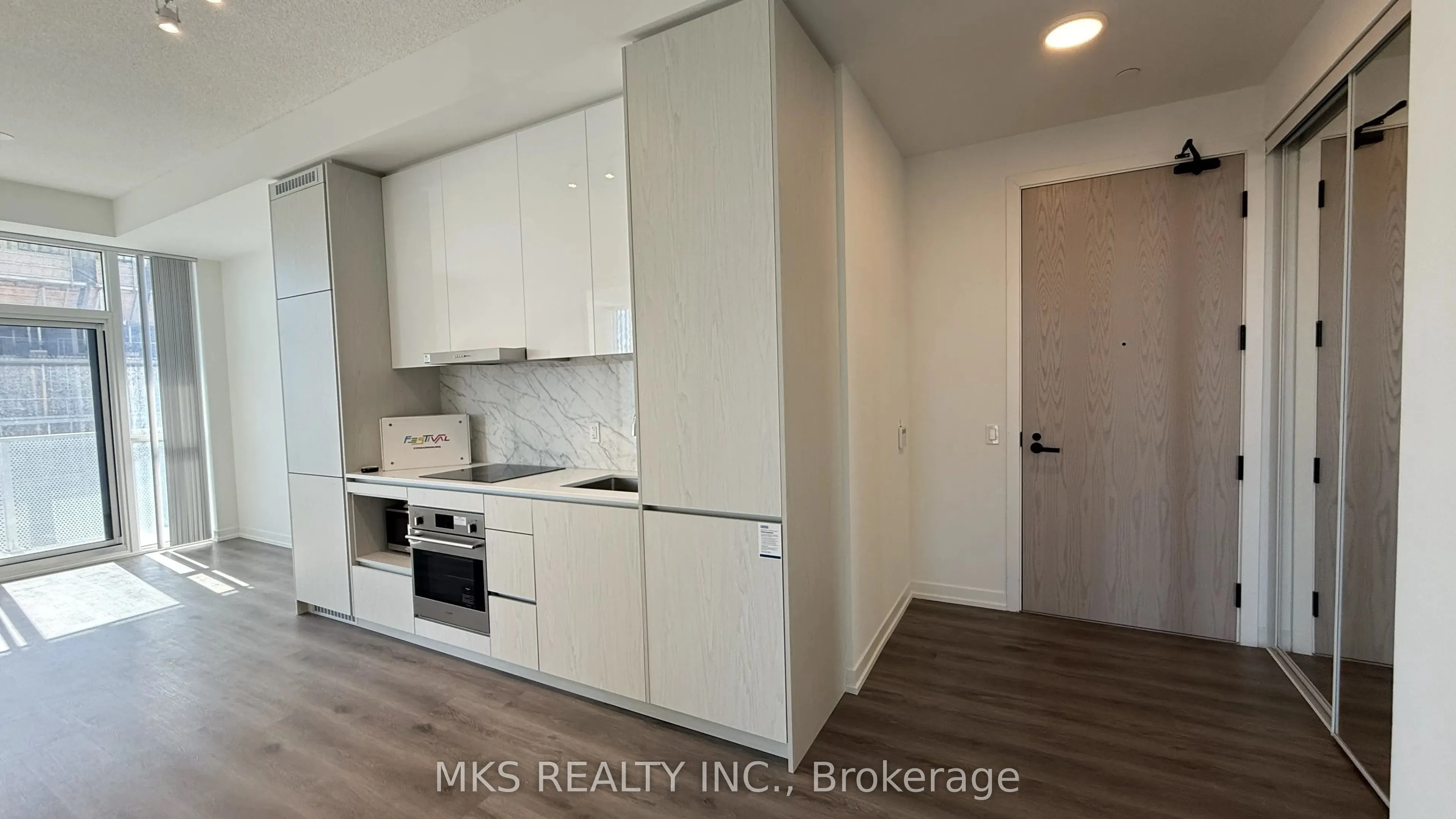 28 Interchange Way #4310