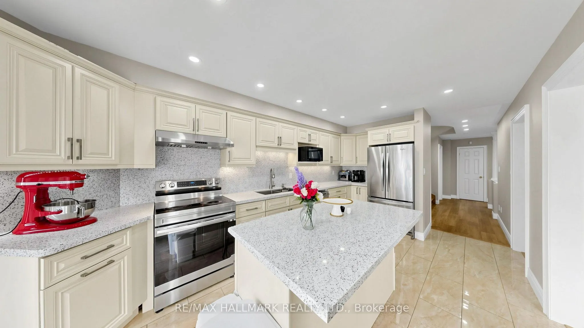 336 St Joan of Arc Avenue