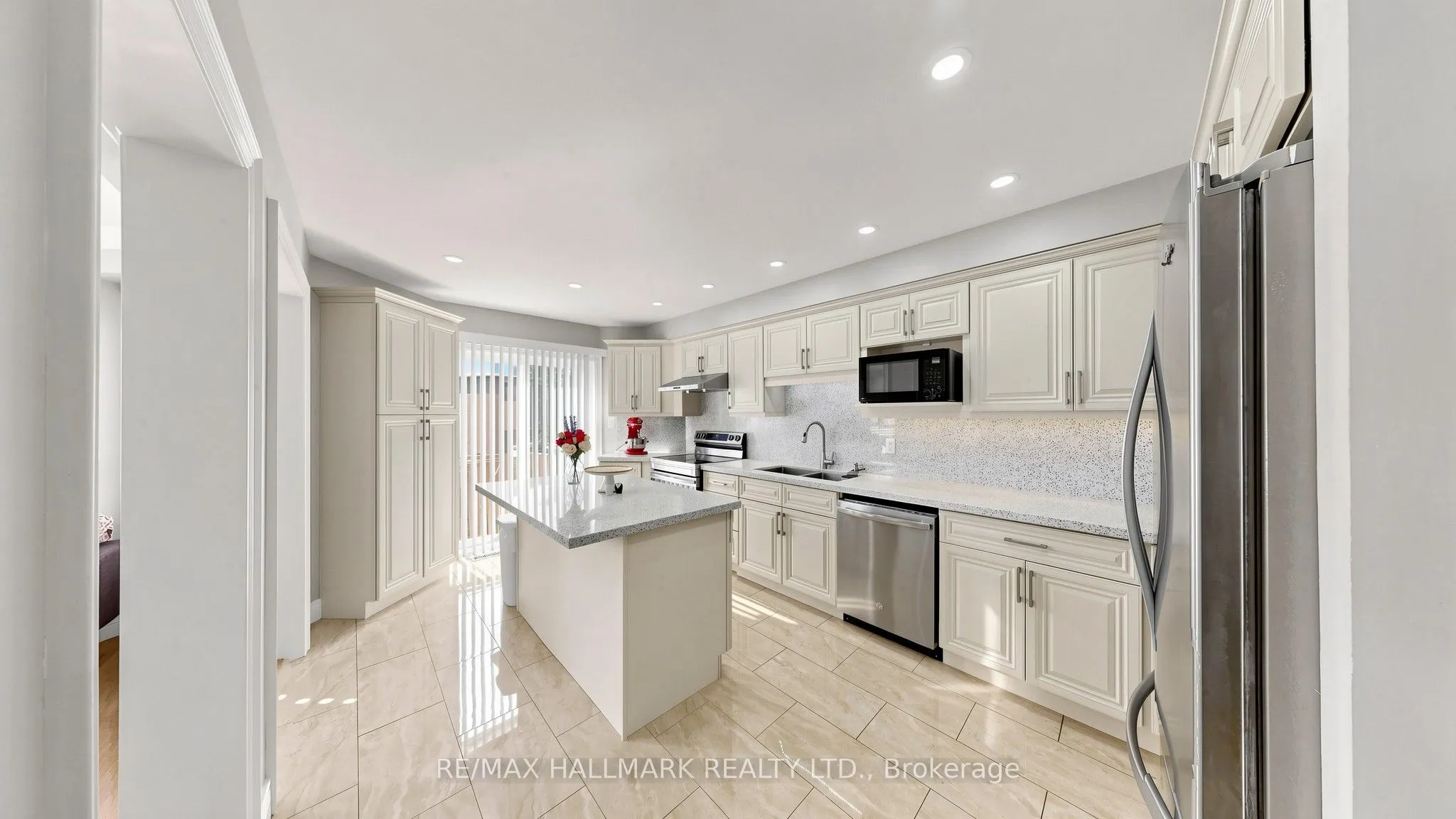 336 St Joan of Arc Avenue