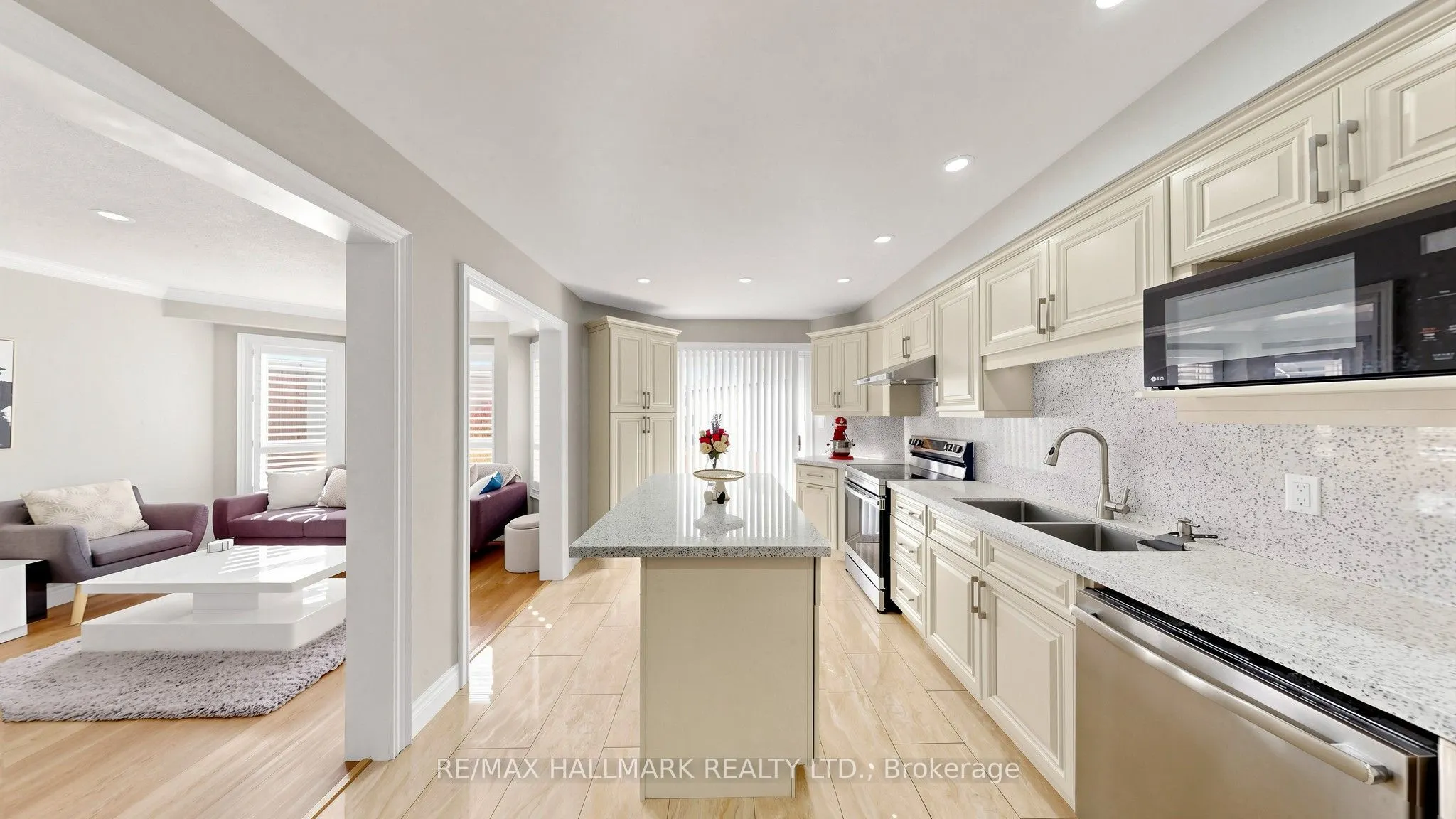 336 St Joan of Arc Avenue