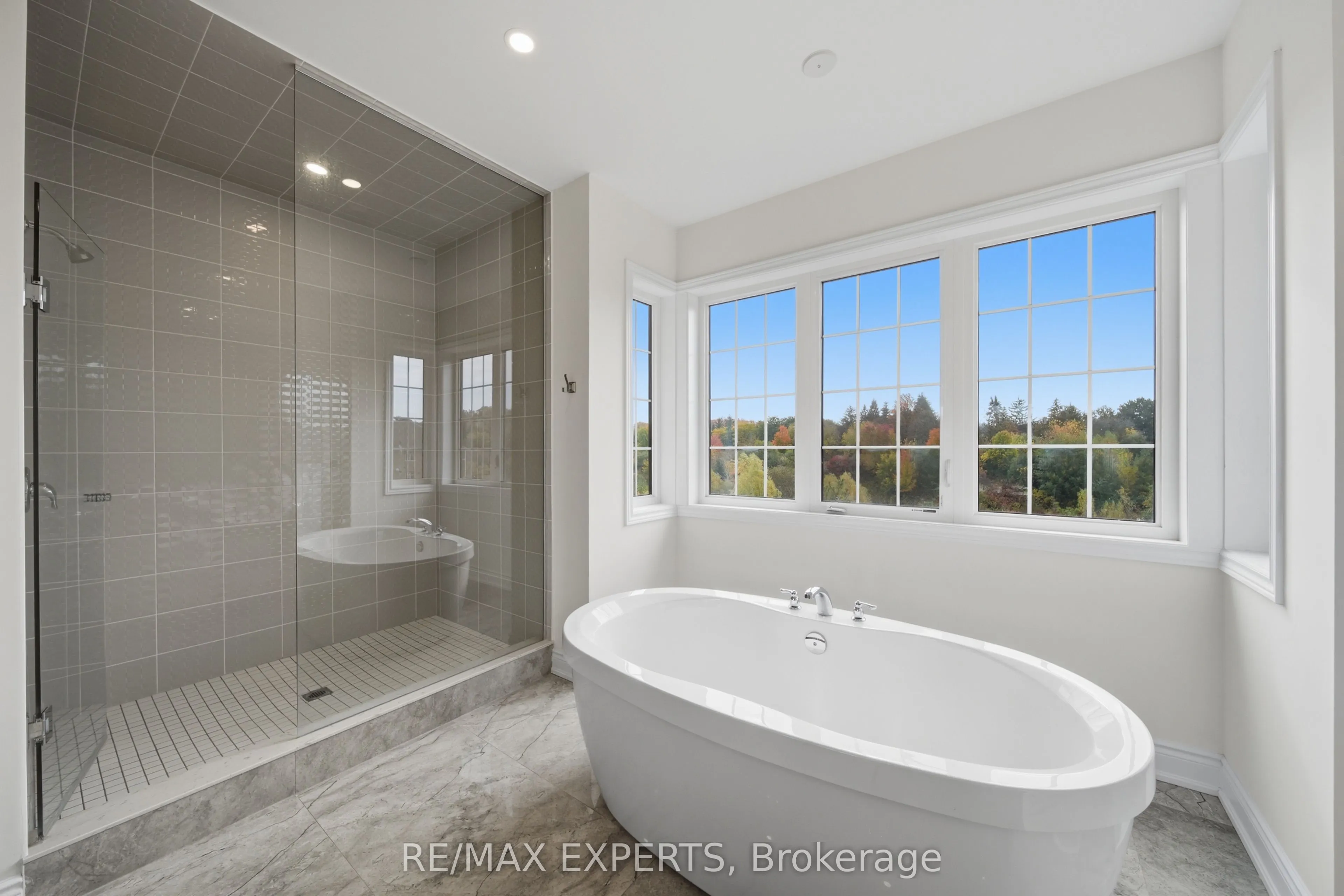 211 Stormont Trail