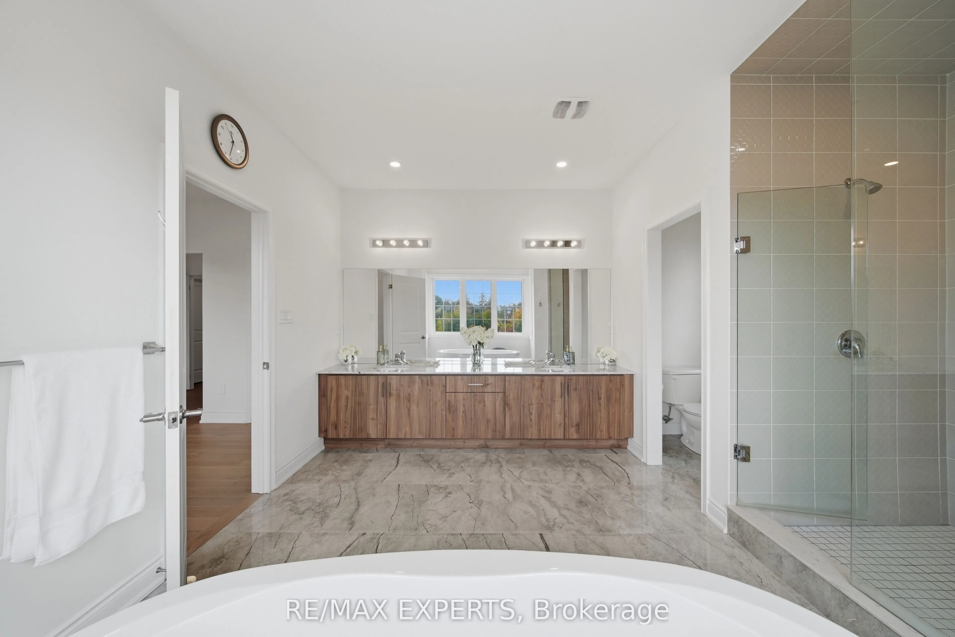 211 Stormont Trail