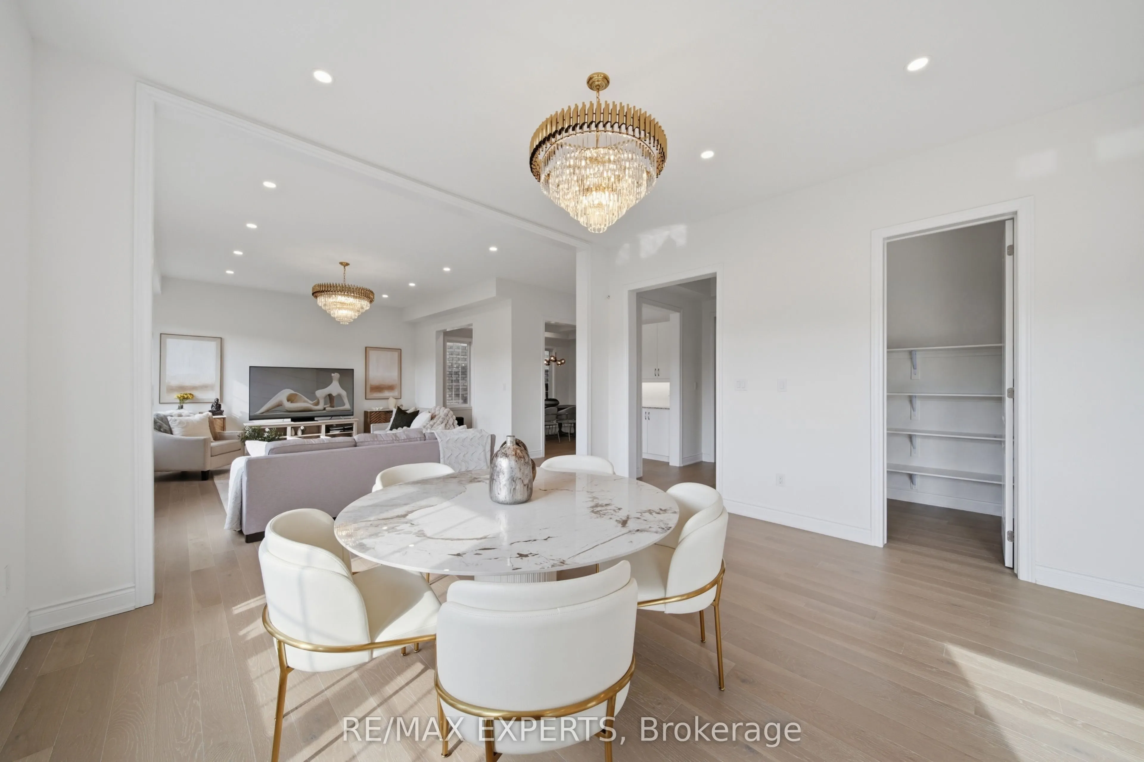 211 Stormont Trail
