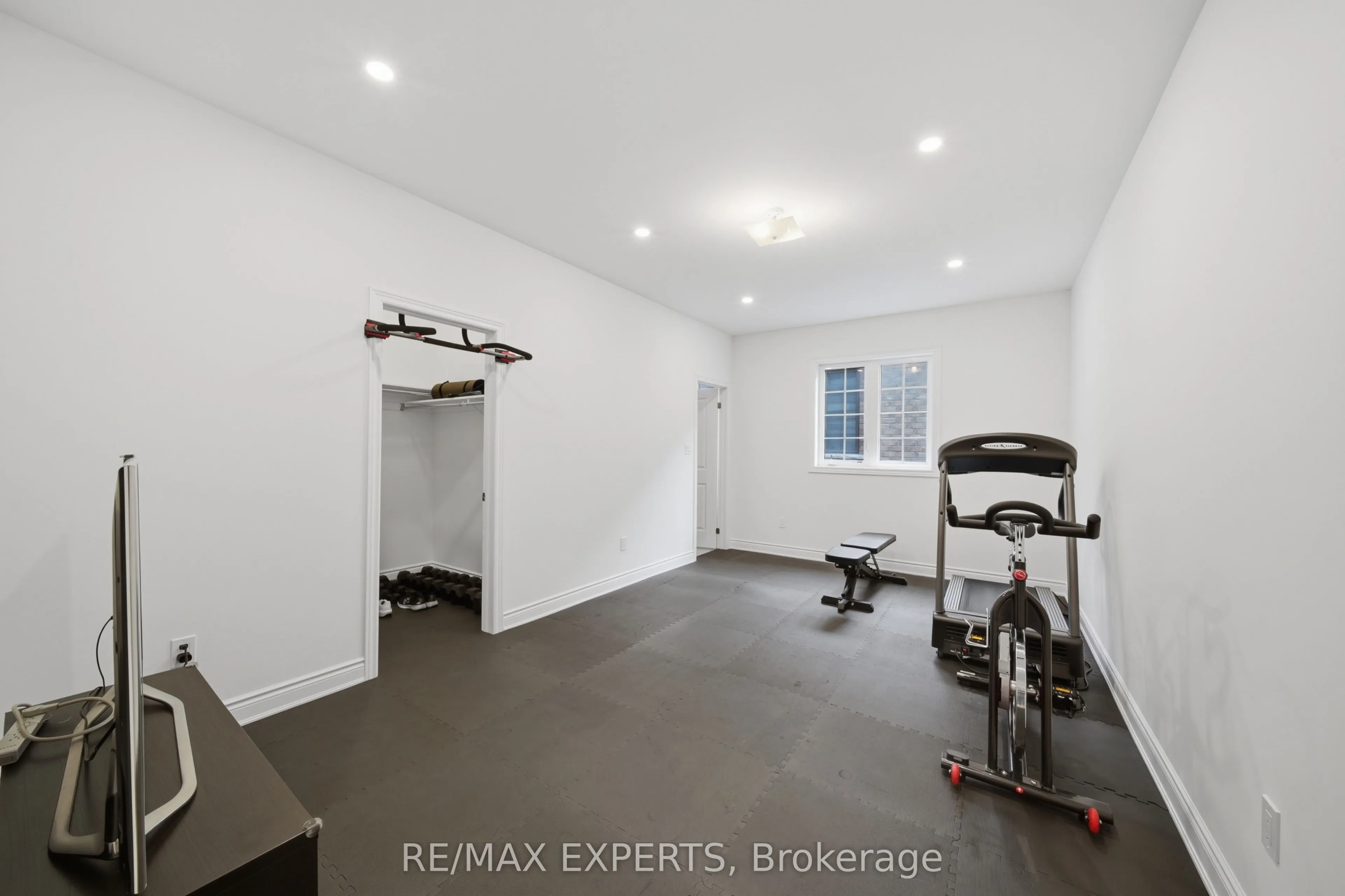 211 Stormont Trail