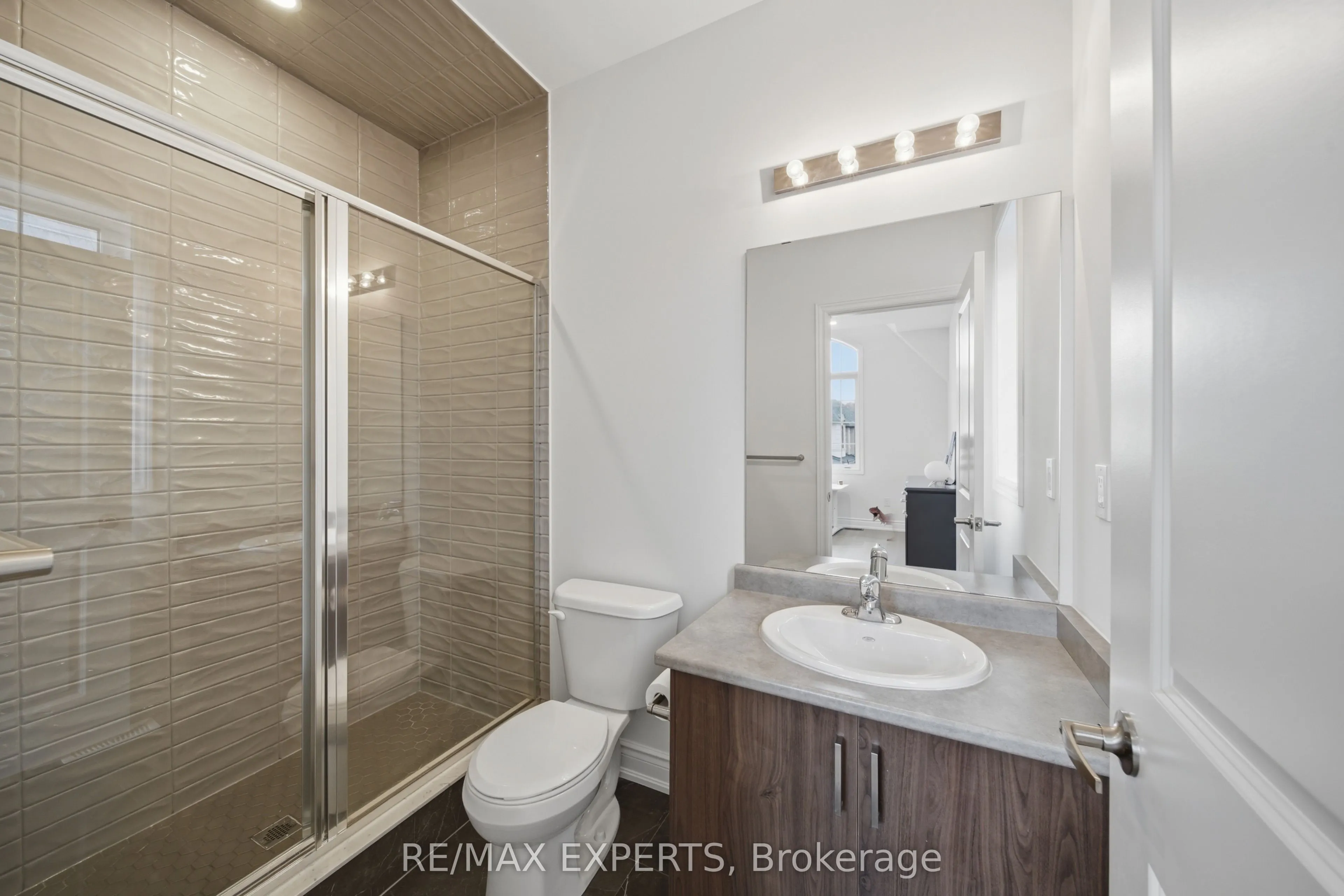 211 Stormont Trail