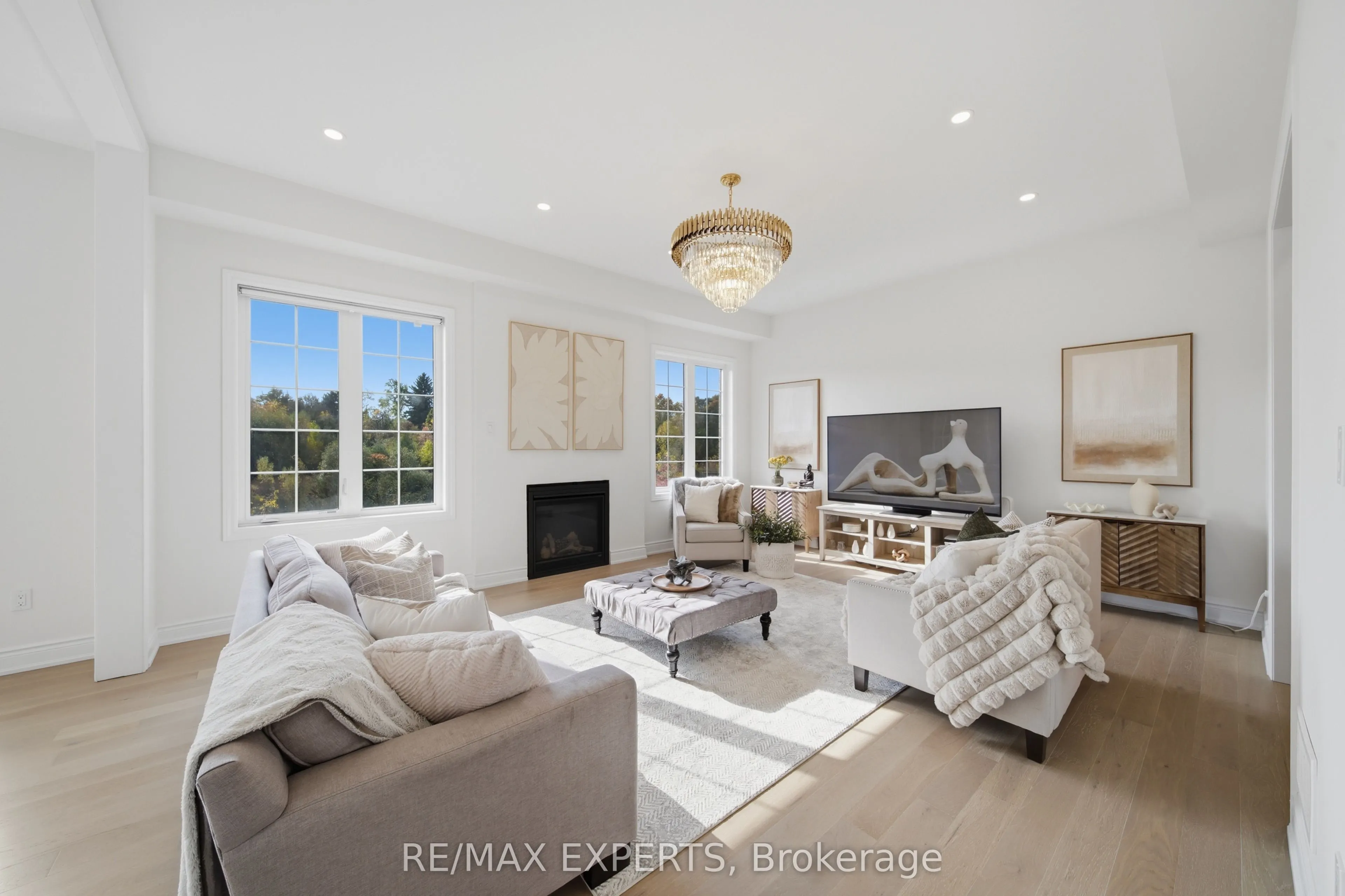 211 Stormont Trail