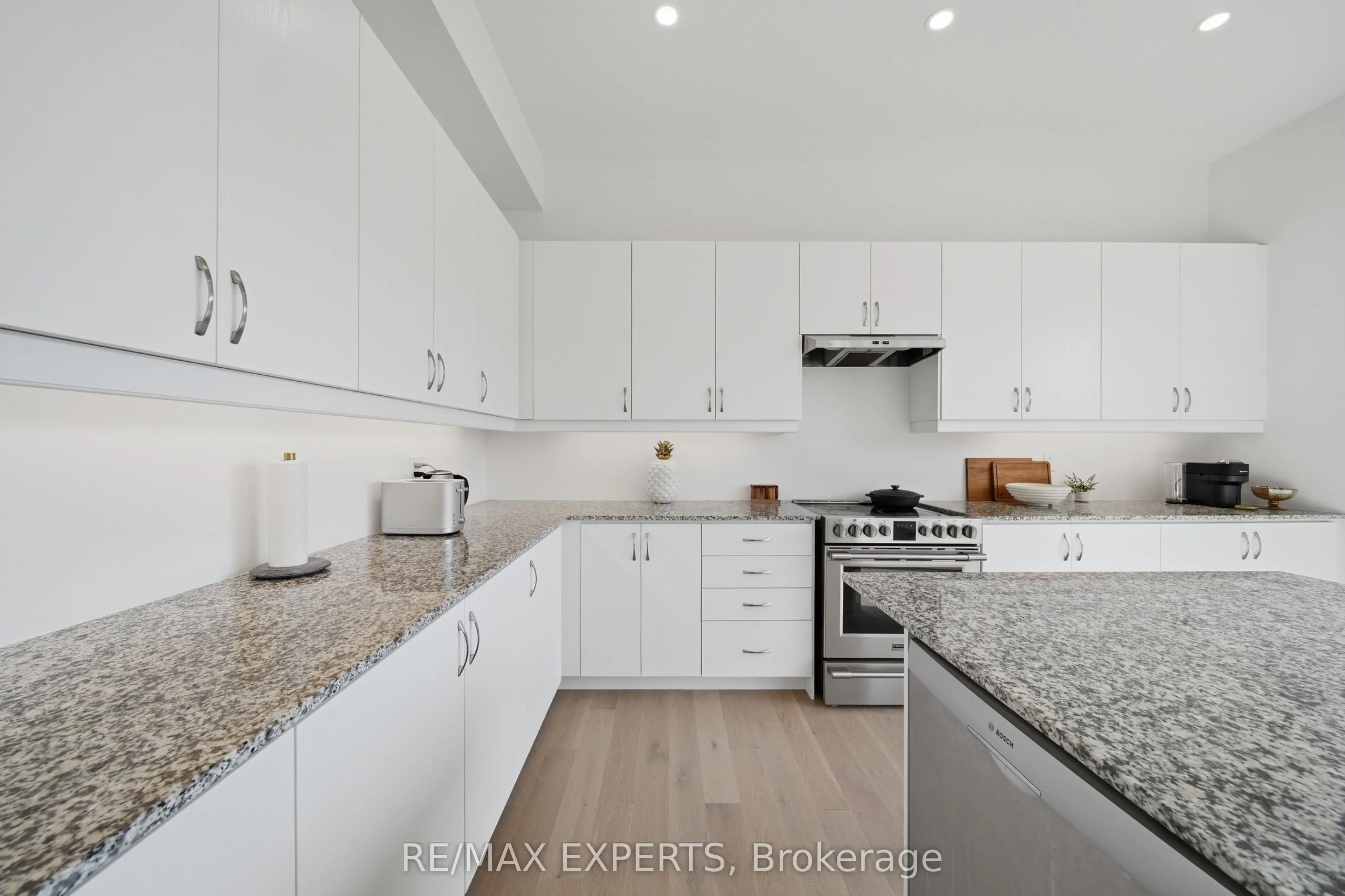 211 Stormont Trail