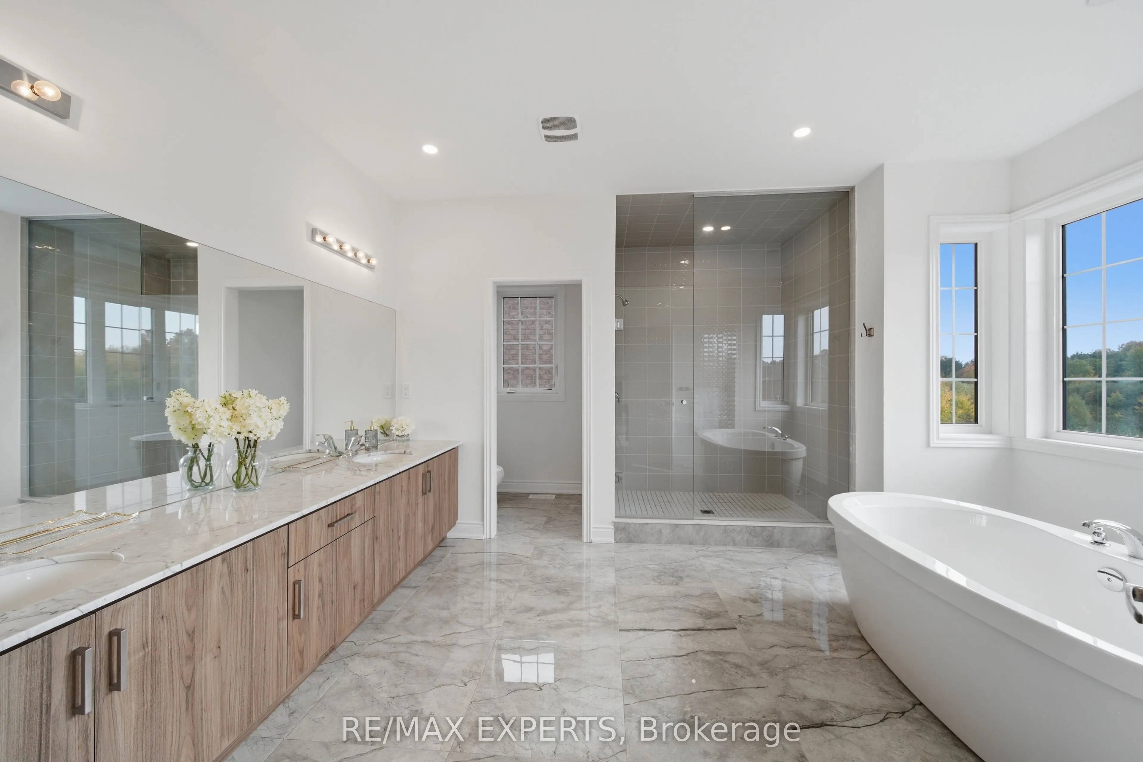 211 Stormont Trail