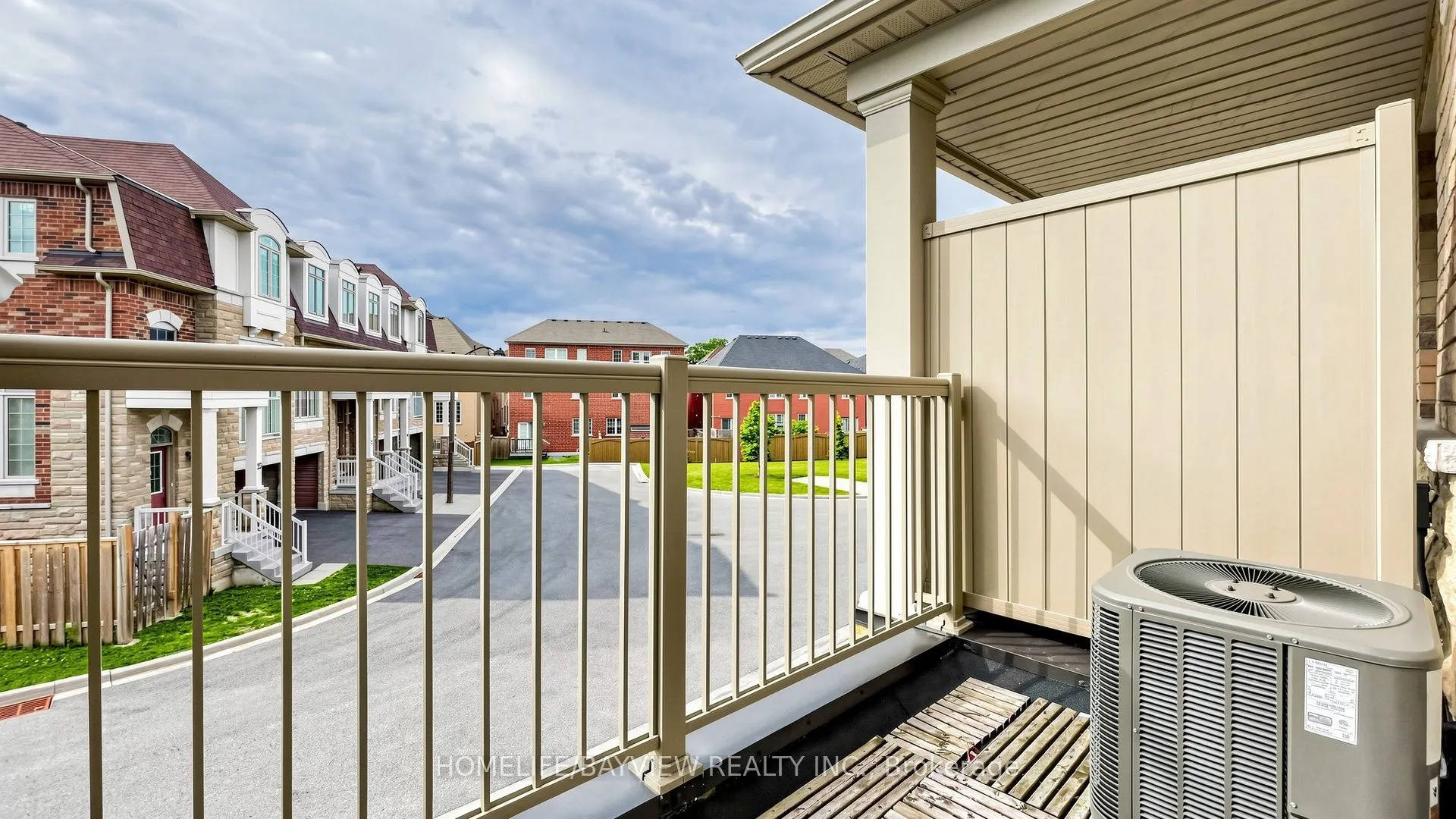 10981 Woodbine Avenue