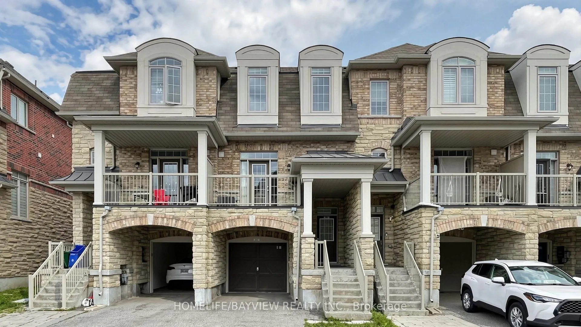 10981 Woodbine Avenue