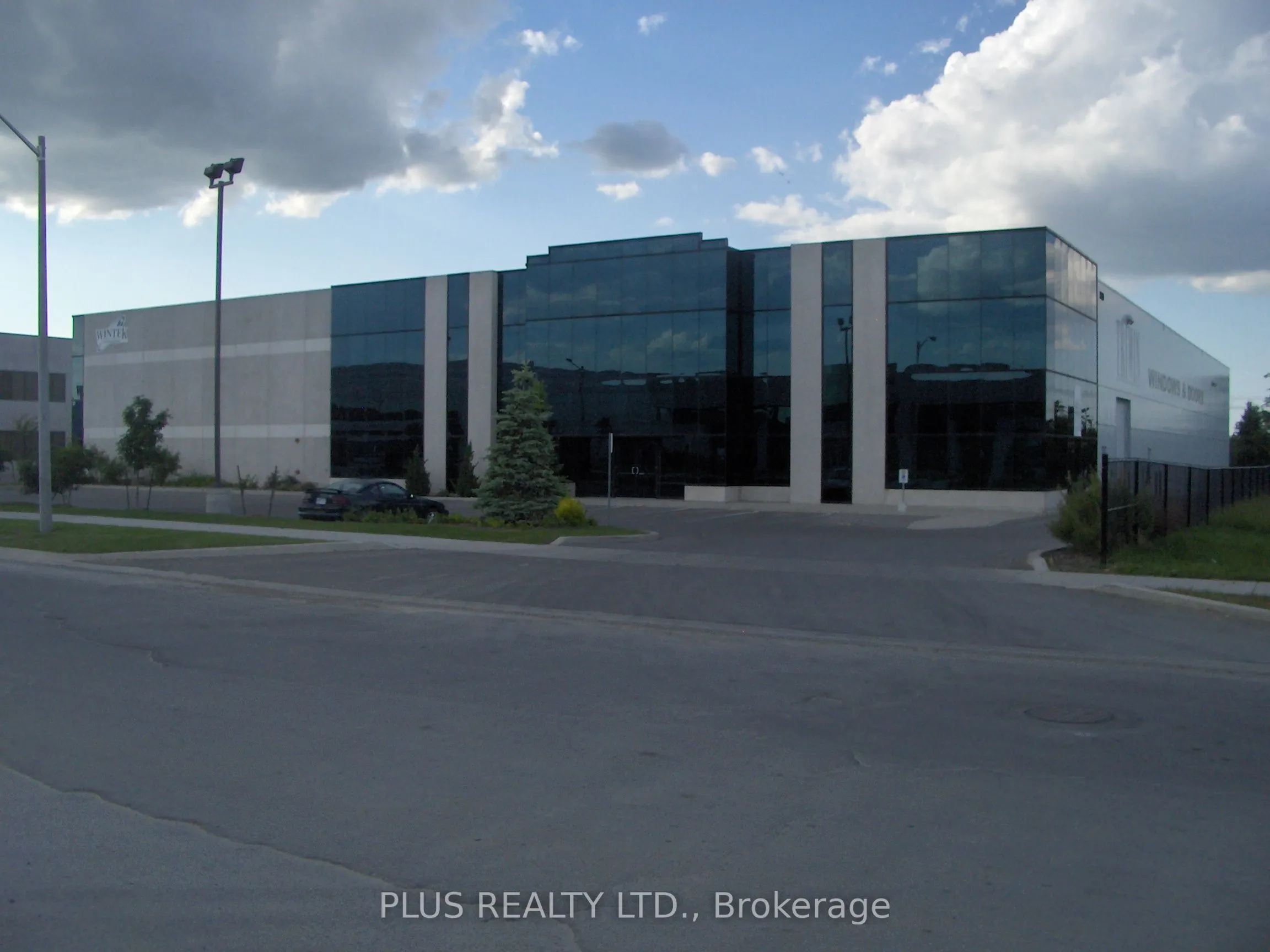285 Vaughan Valley Boulevard