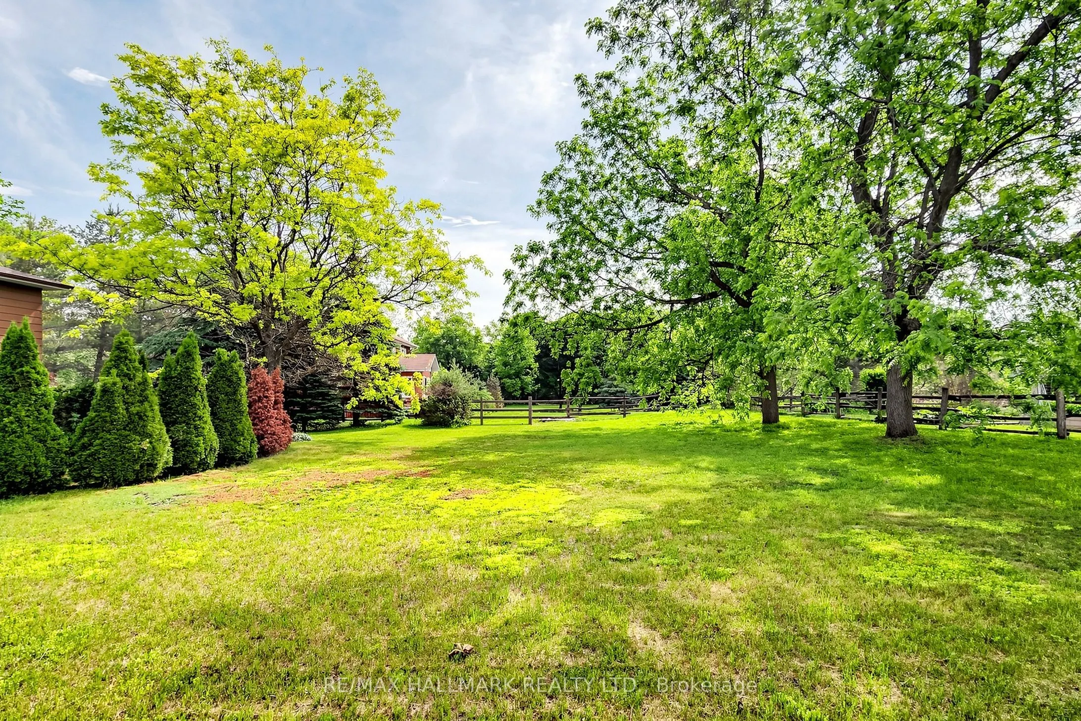 5193 Aurora Road