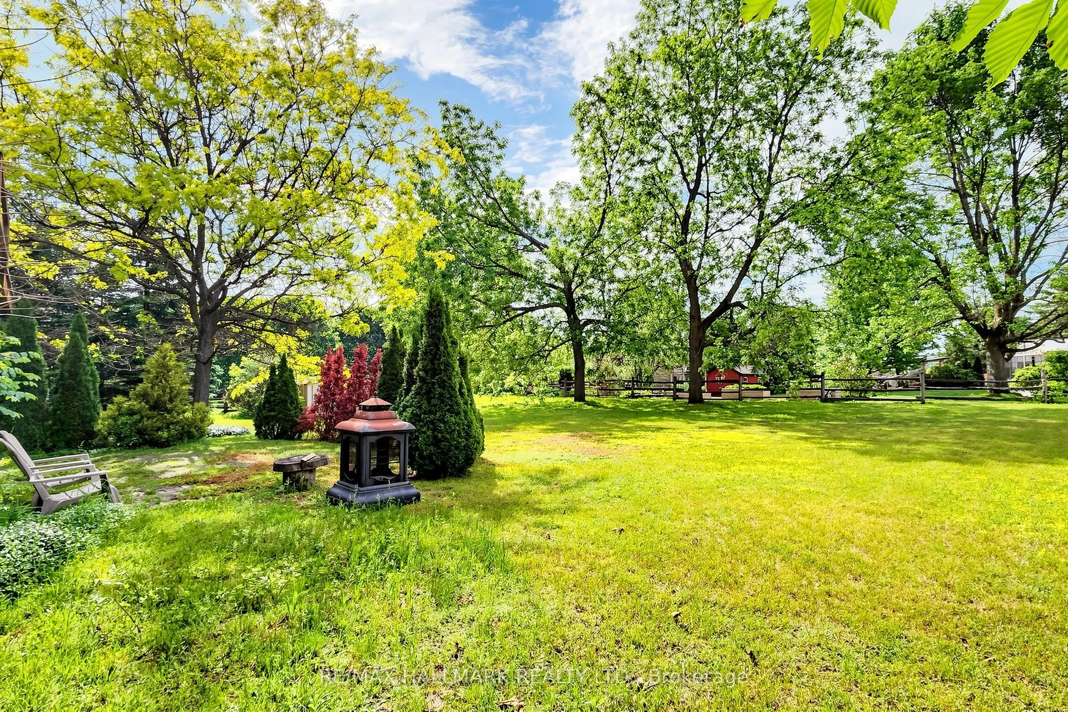 5193 Aurora Road