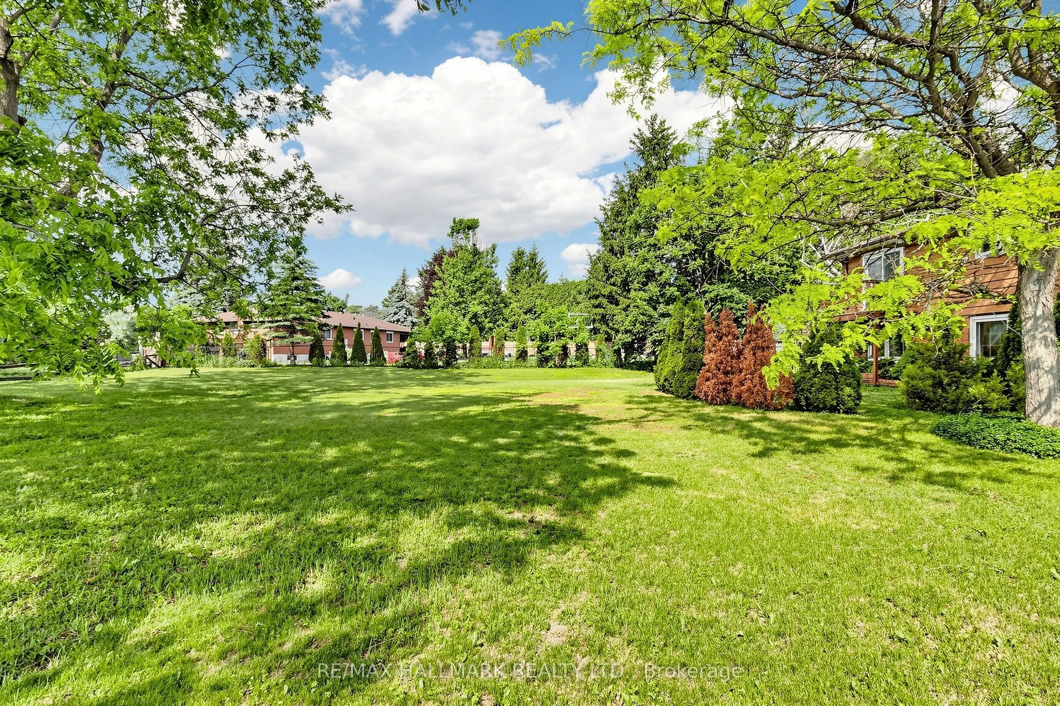 5193 Aurora Road