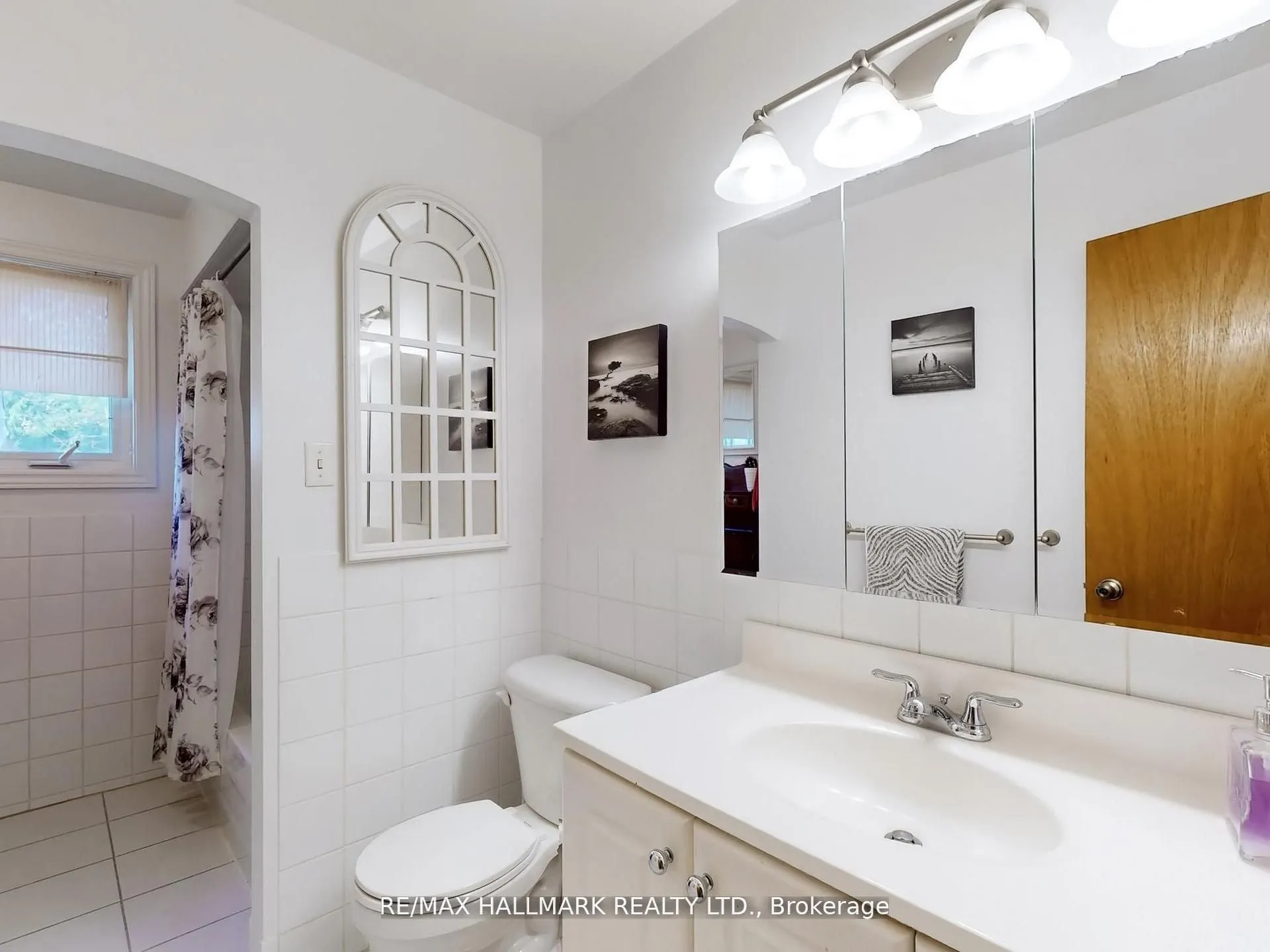 5193 Aurora Road