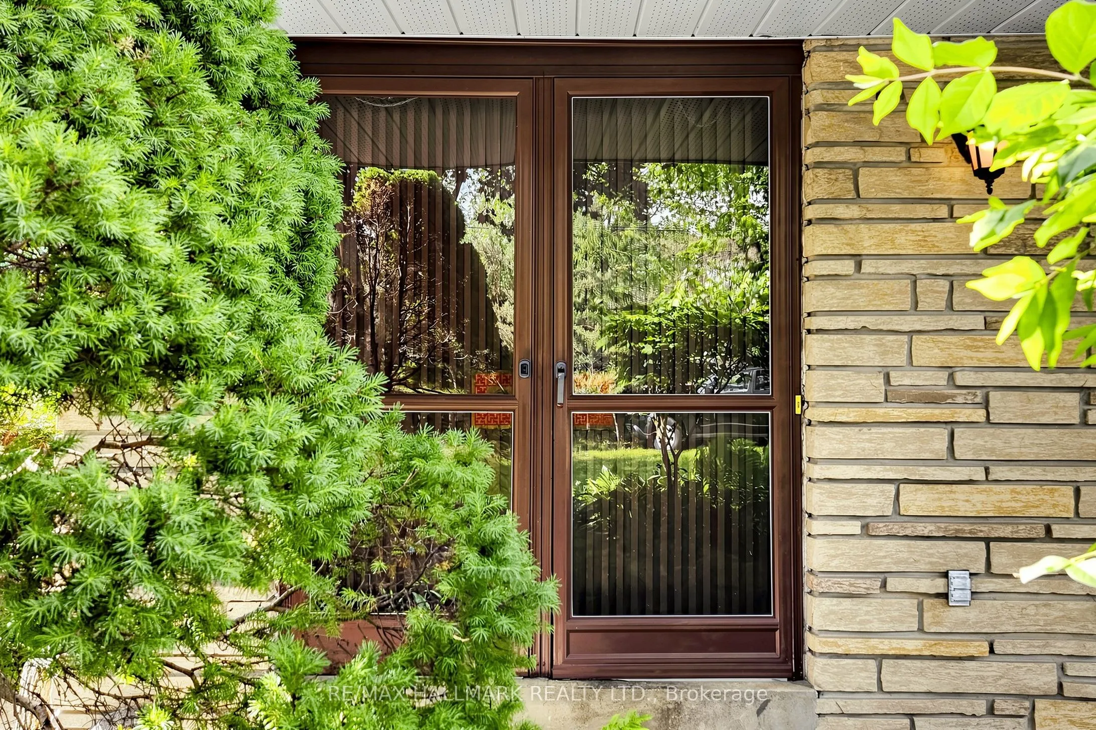 5193 Aurora Road
