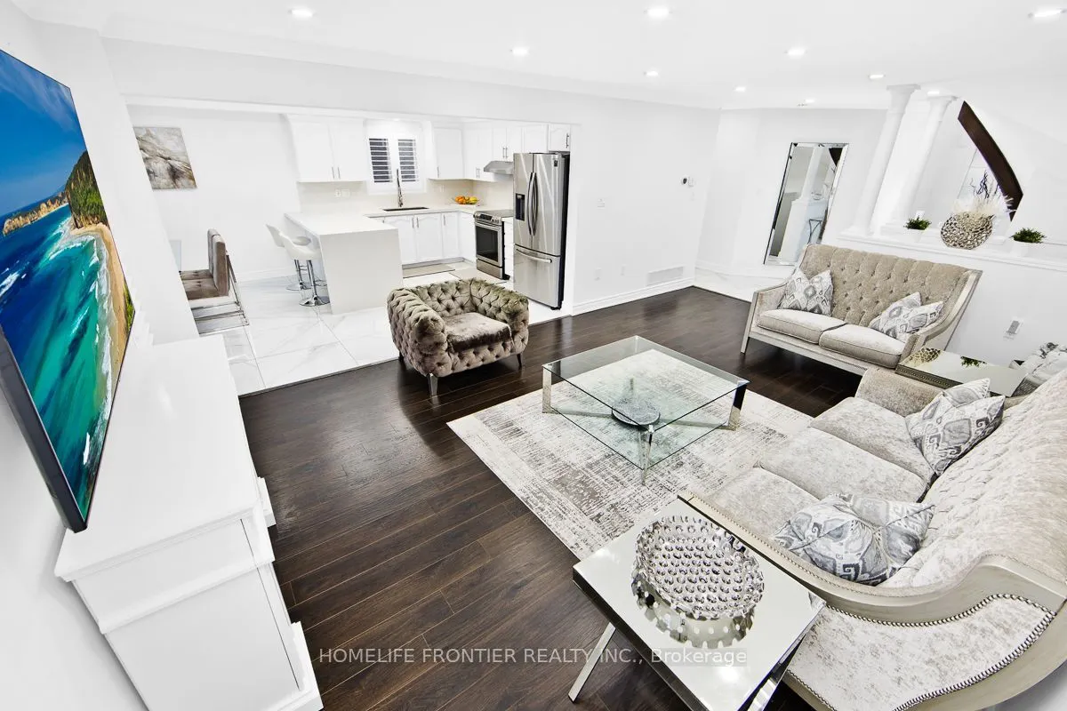 18 Hopkins Crescent