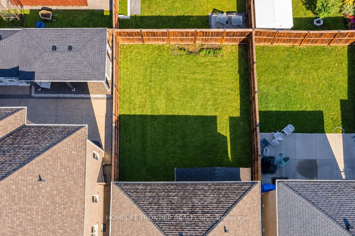 18 Hopkins Crescent