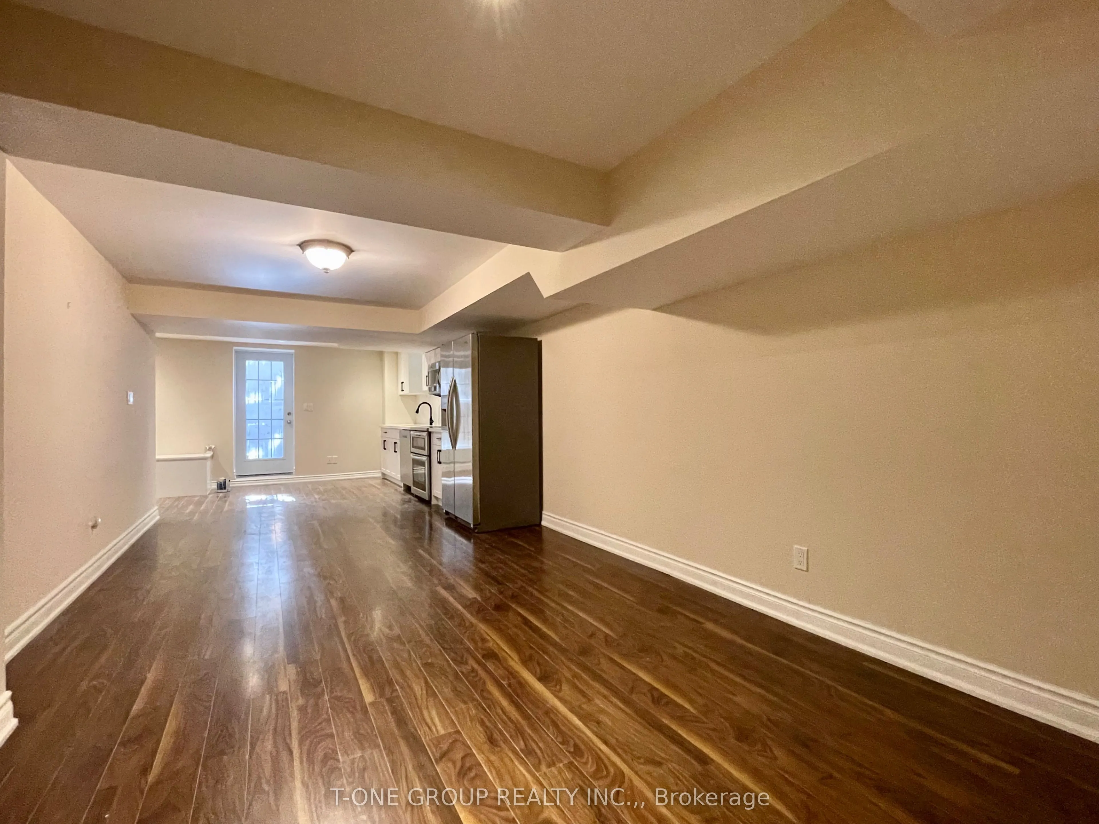 35 Valemount Way #Lower