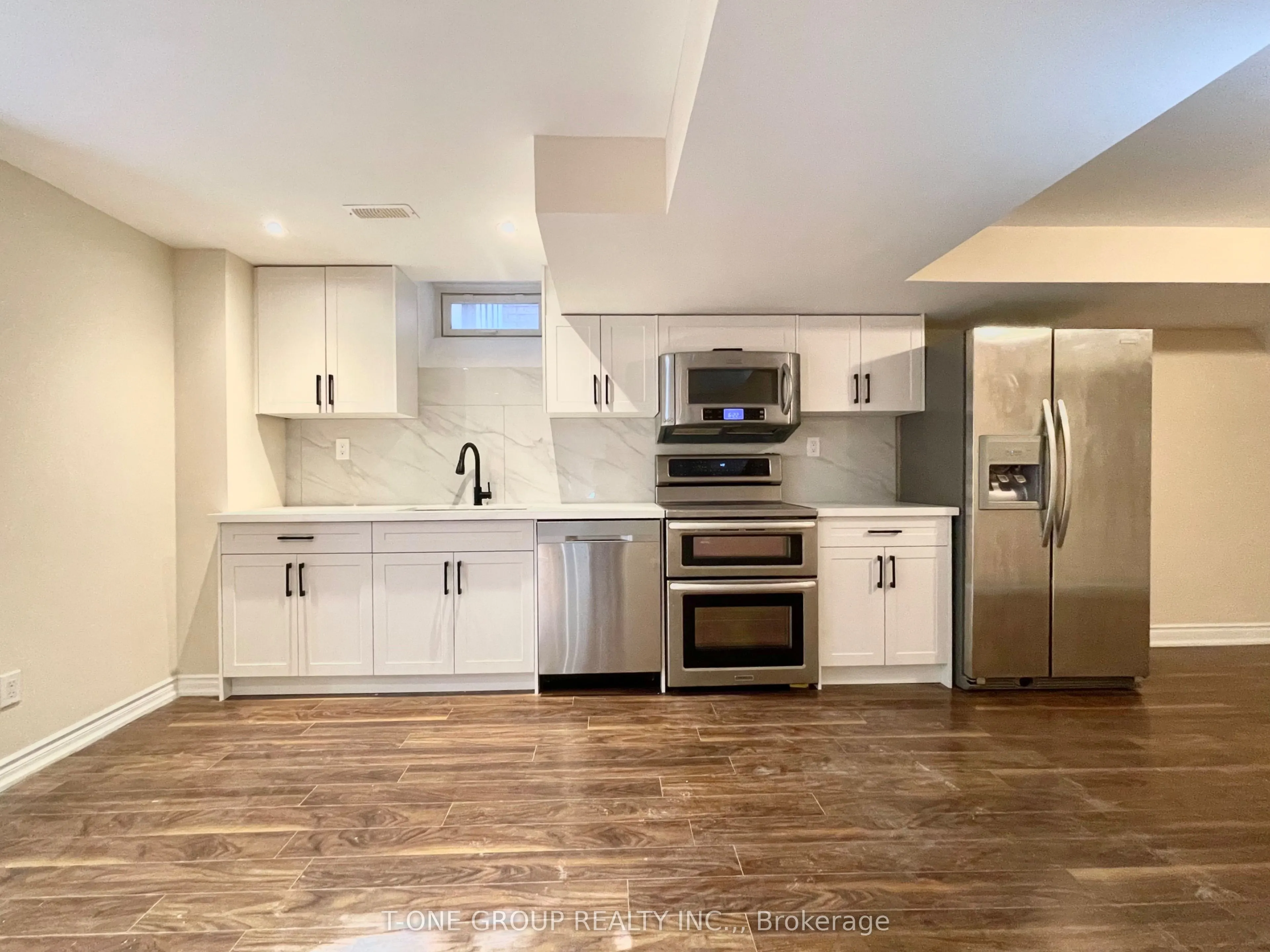 35 Valemount Way #Lower