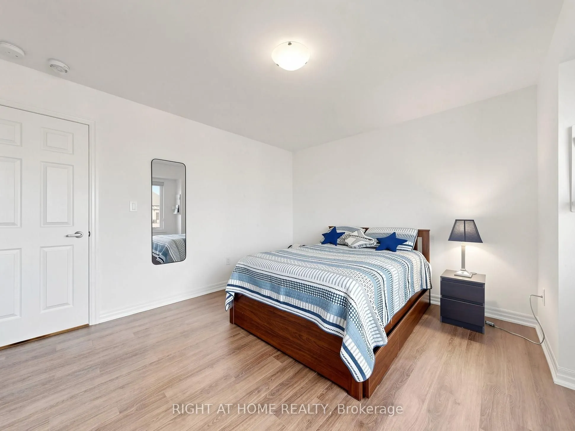 10 George Ellis Drive