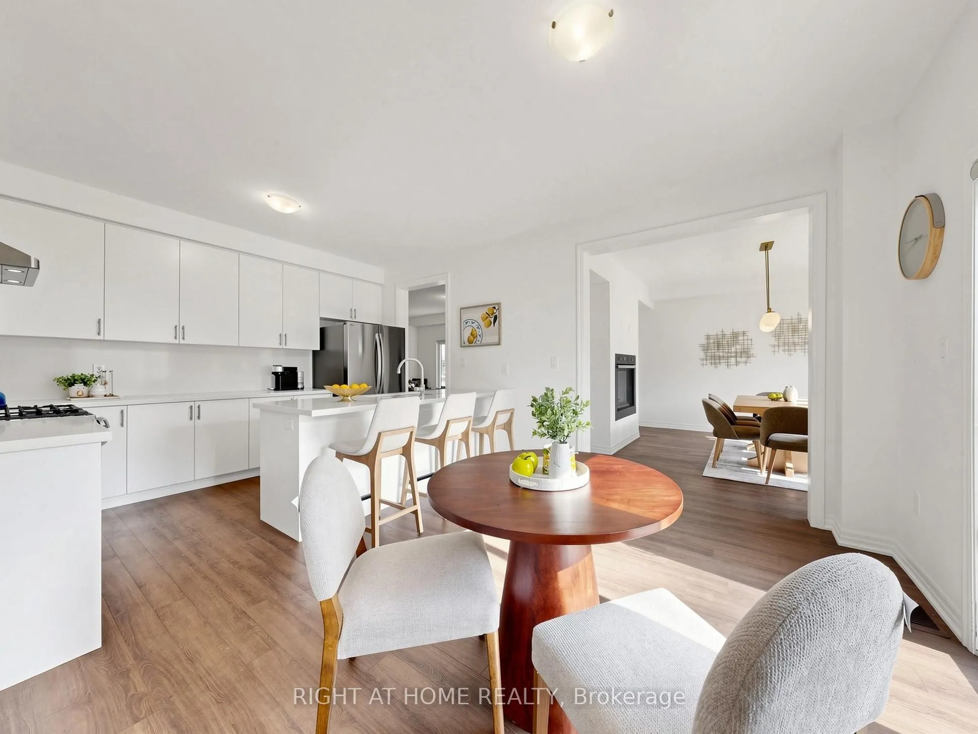 10 George Ellis Drive