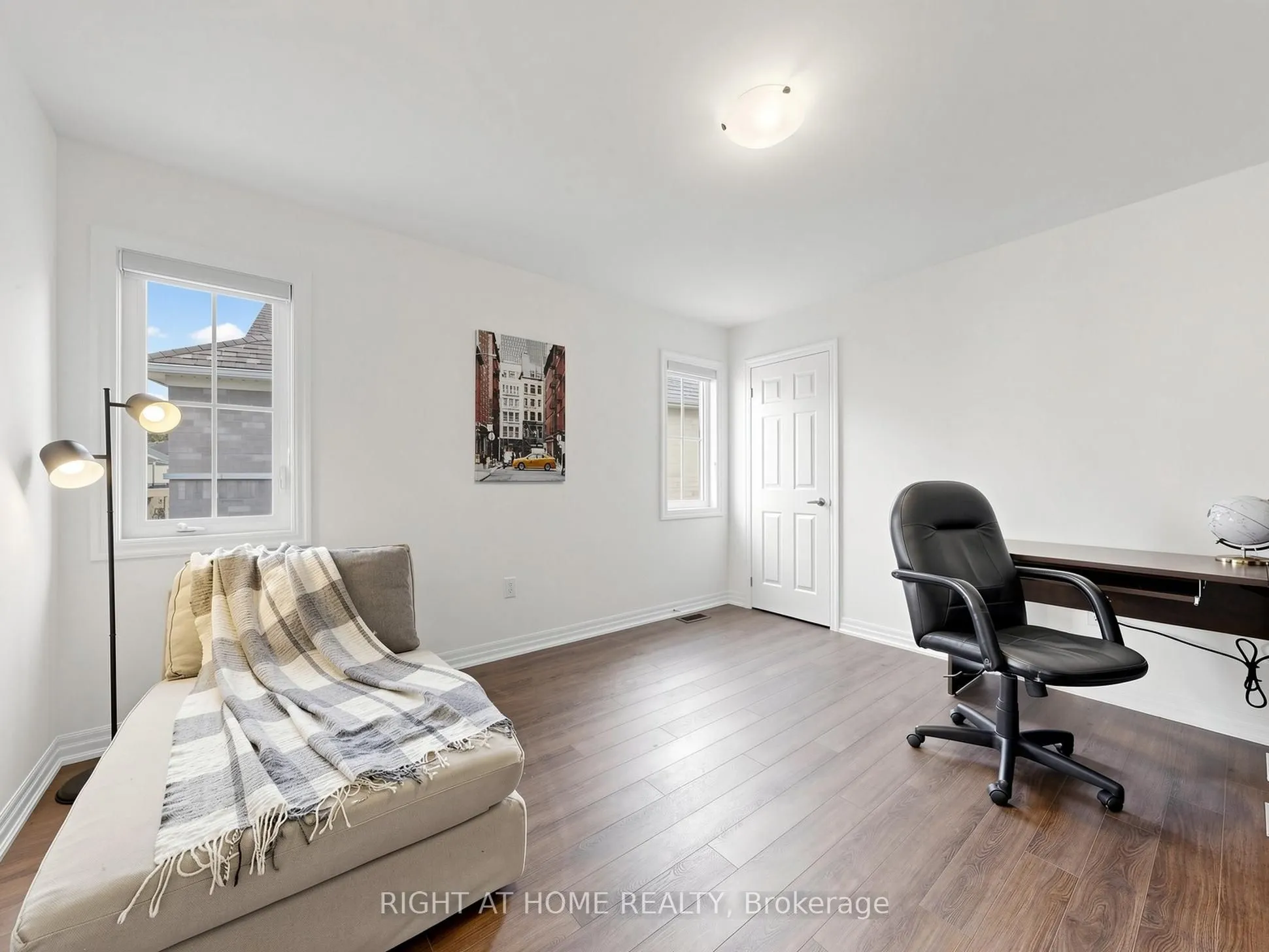 10 George Ellis Drive