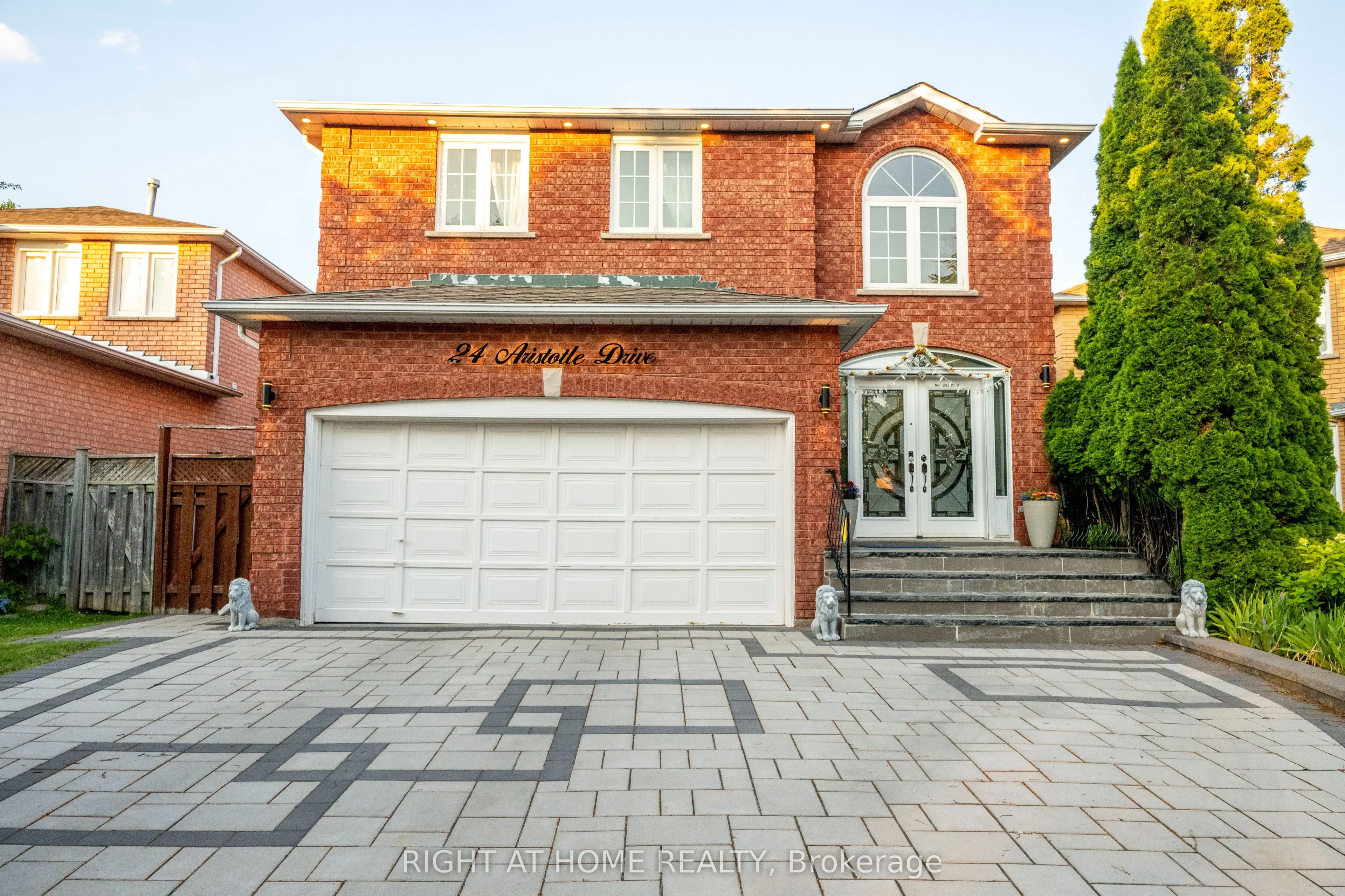 24 Aristotle Drive E