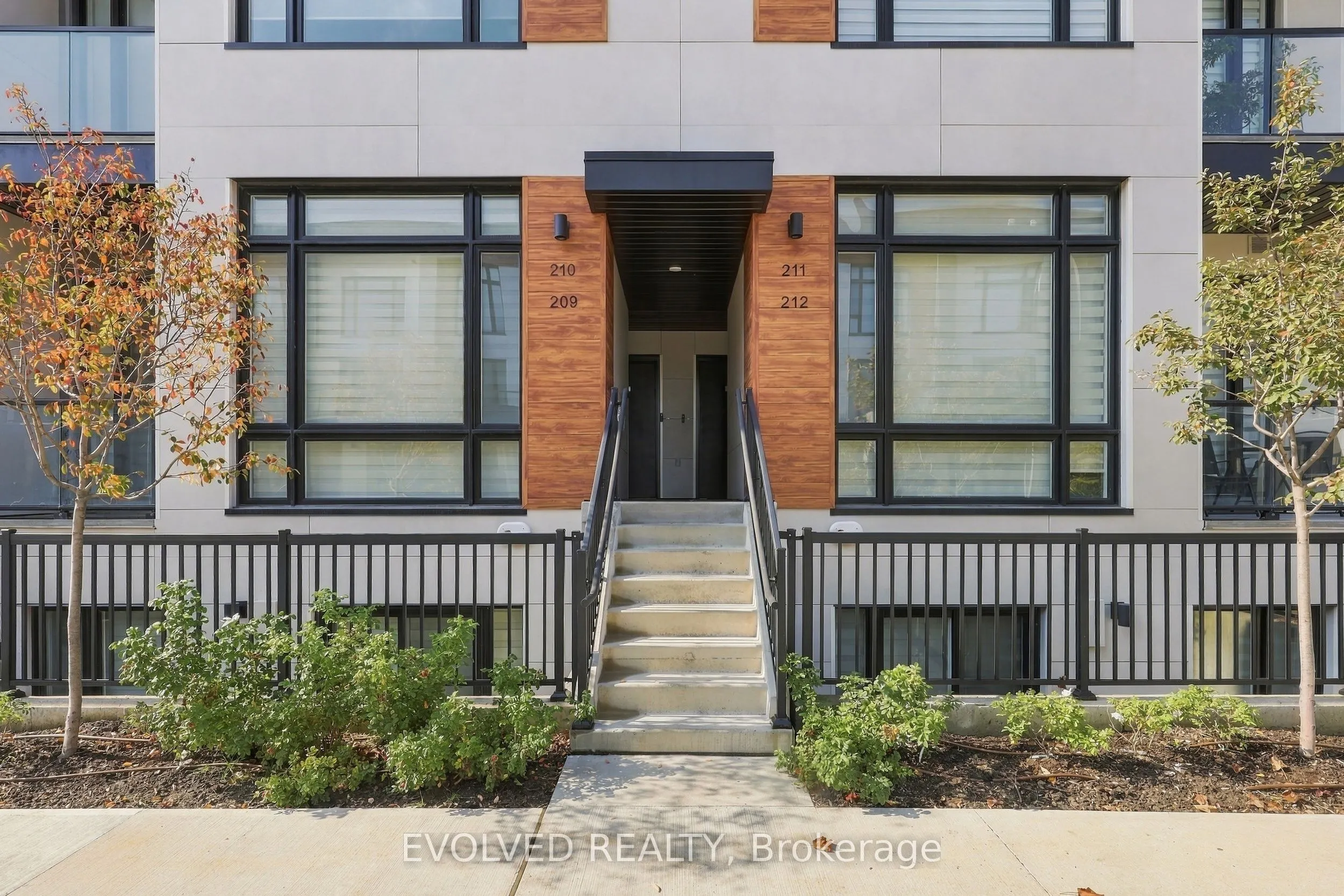 8 Steckley House Lane #209