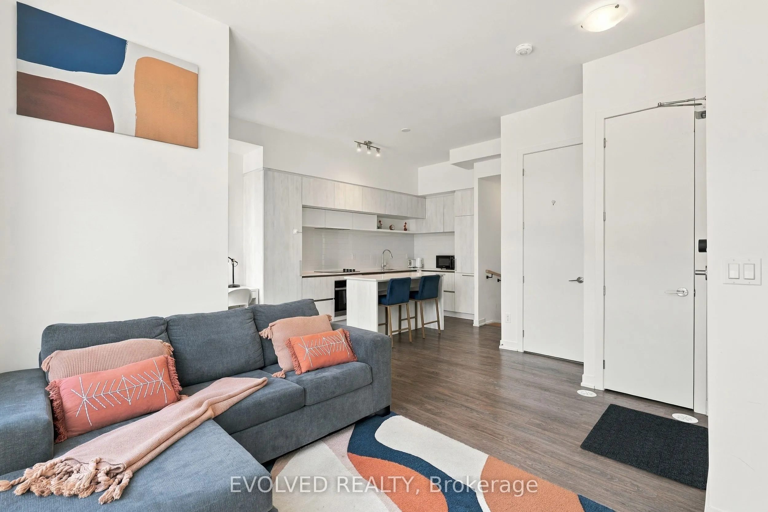 8 Steckley House Lane #209