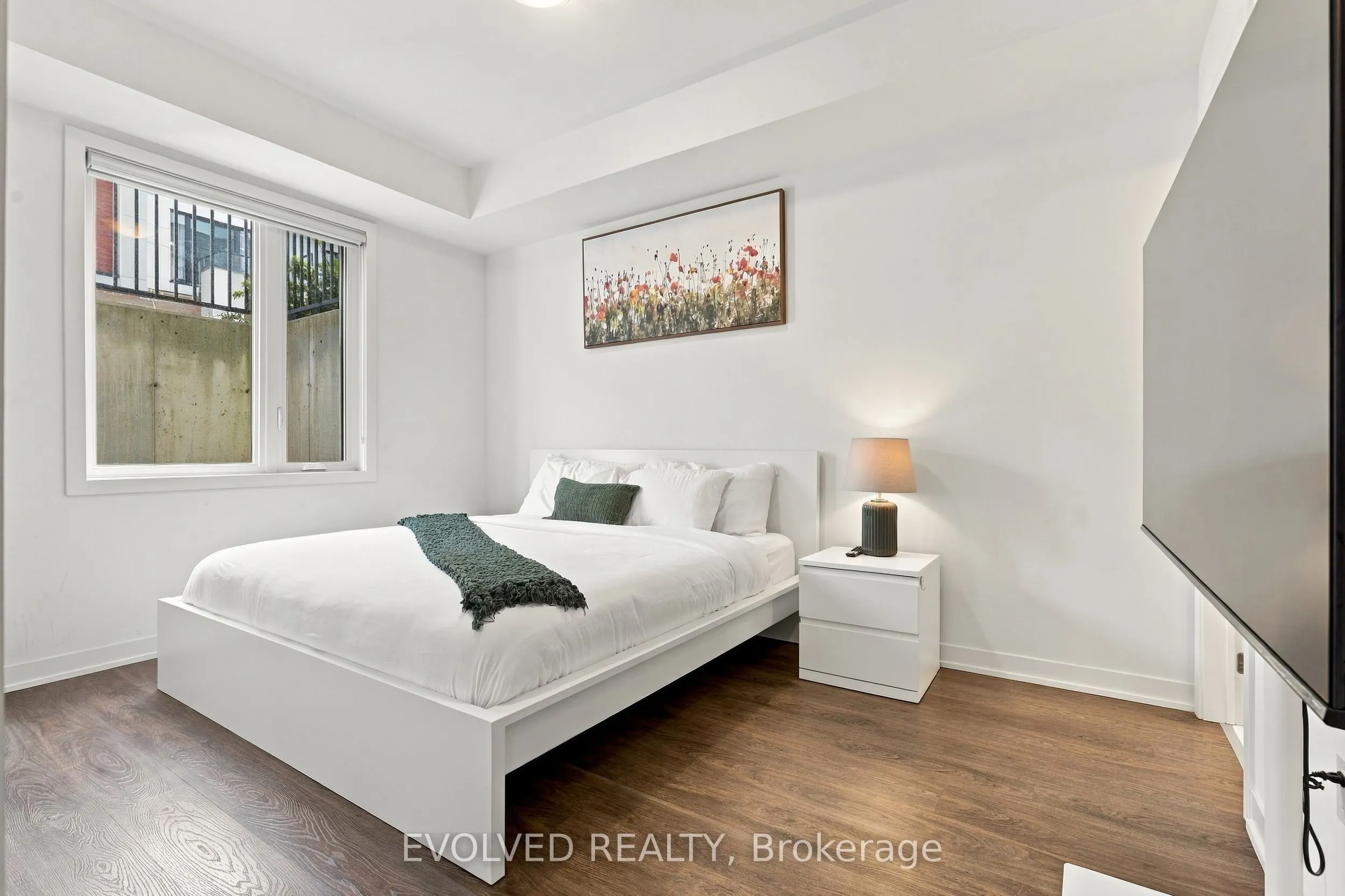 8 Steckley House Lane #209