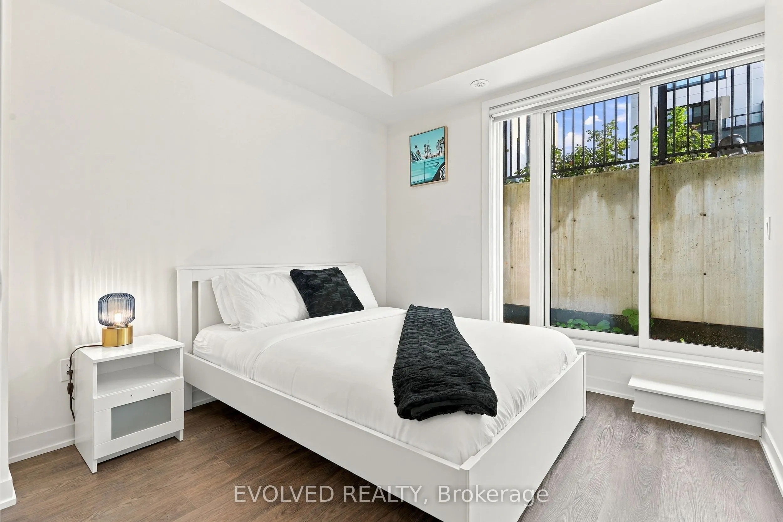 8 Steckley House Lane #209