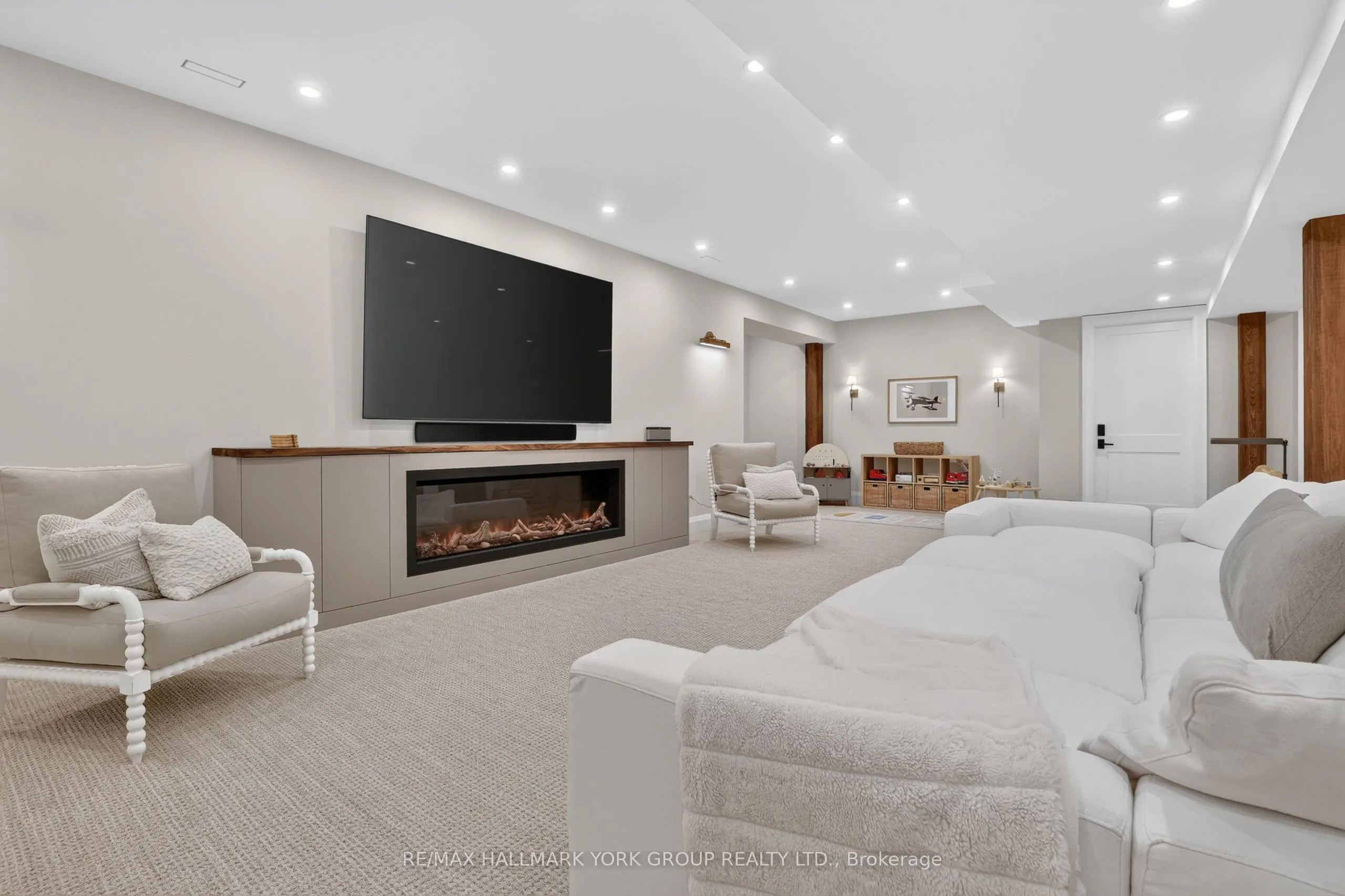 13 Newton Reed Crescent
