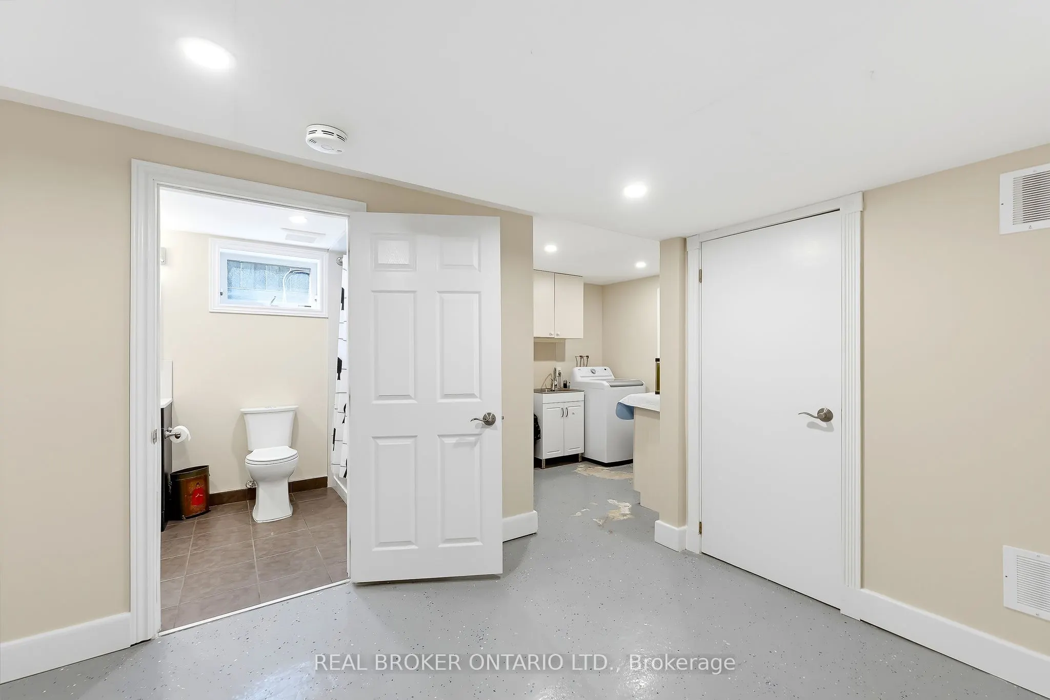 96 Munro Crescent