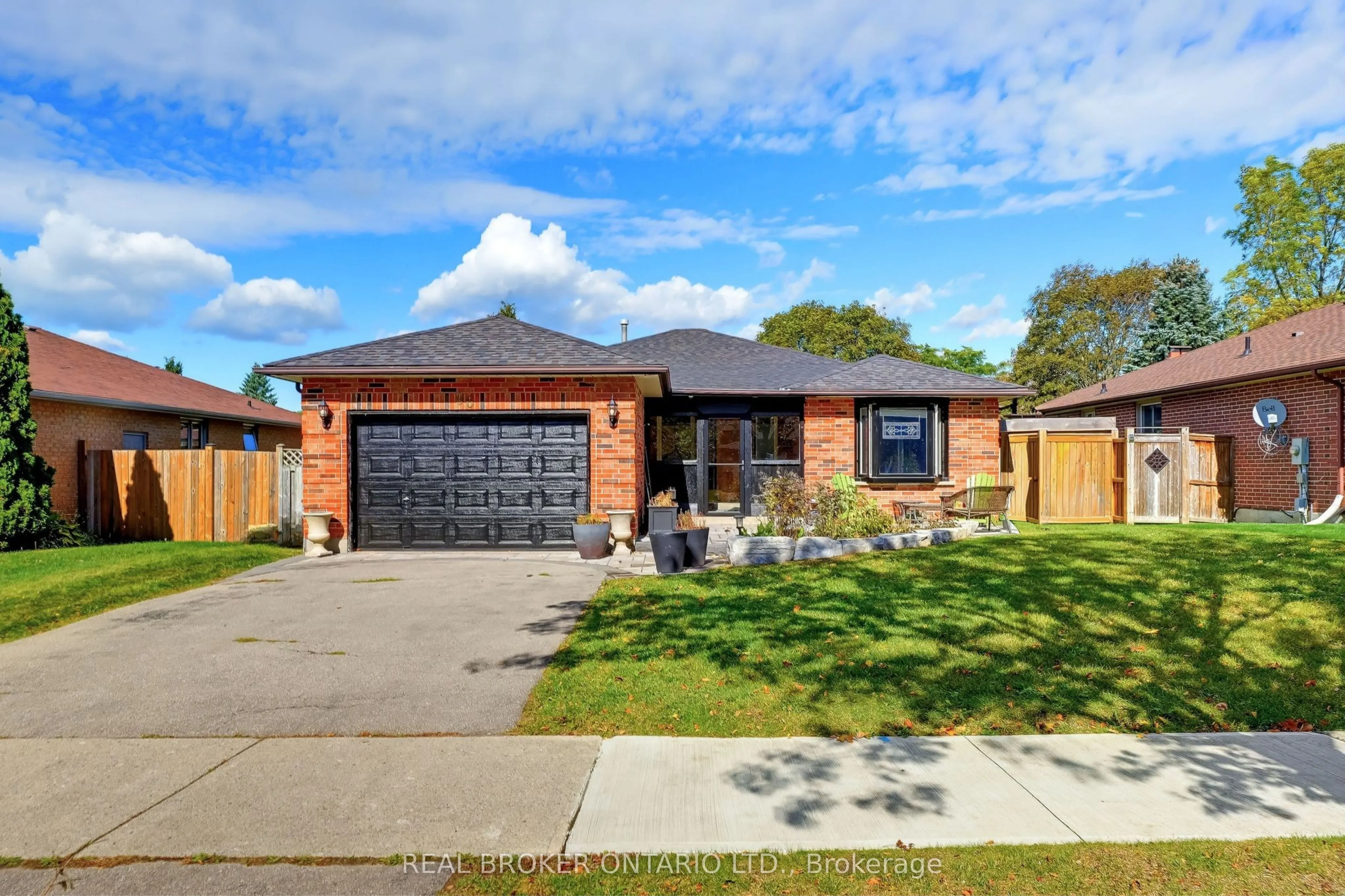 96 Munro Crescent