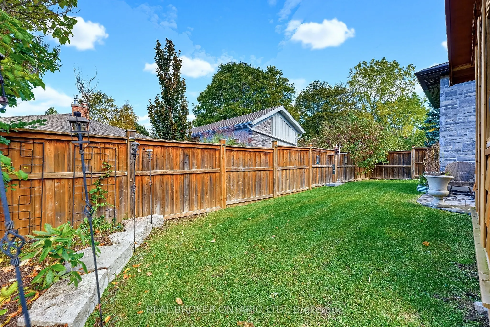96 Munro Crescent