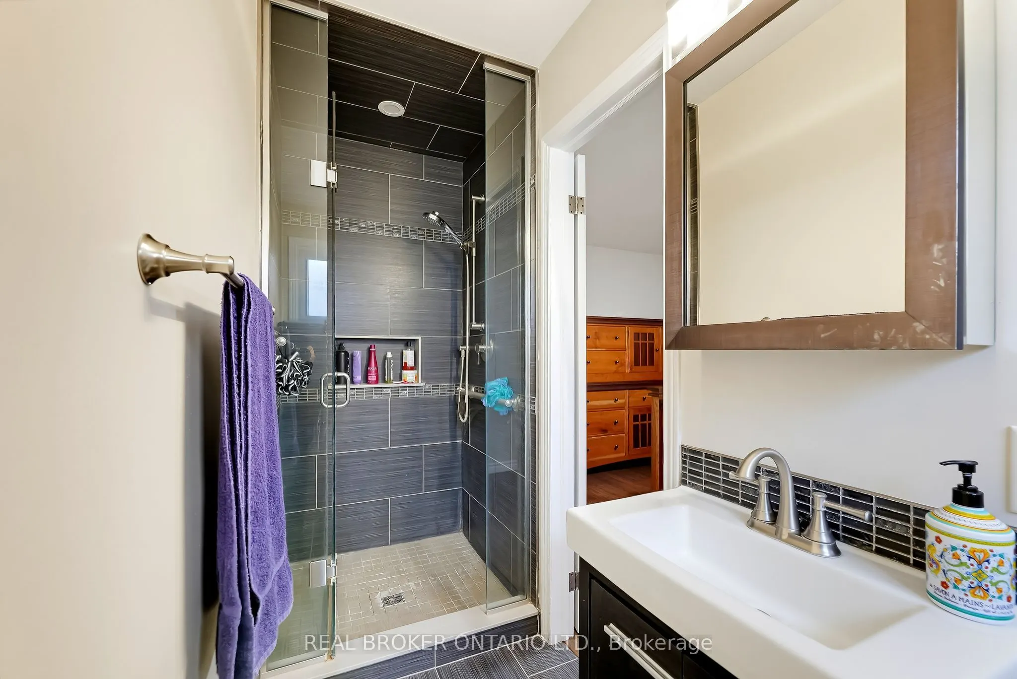 96 Munro Crescent