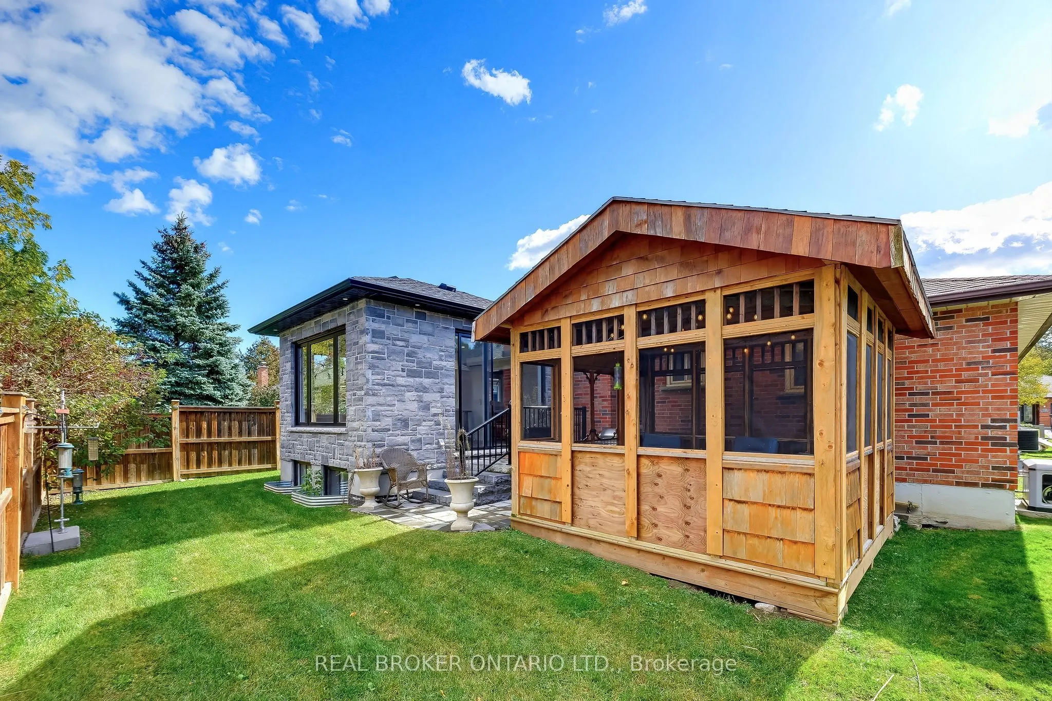 96 Munro Crescent