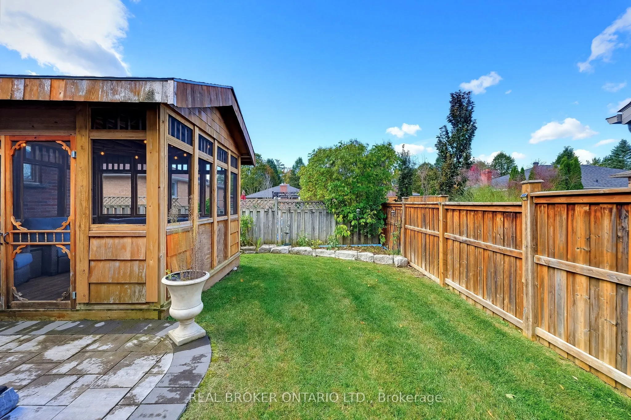 96 Munro Crescent