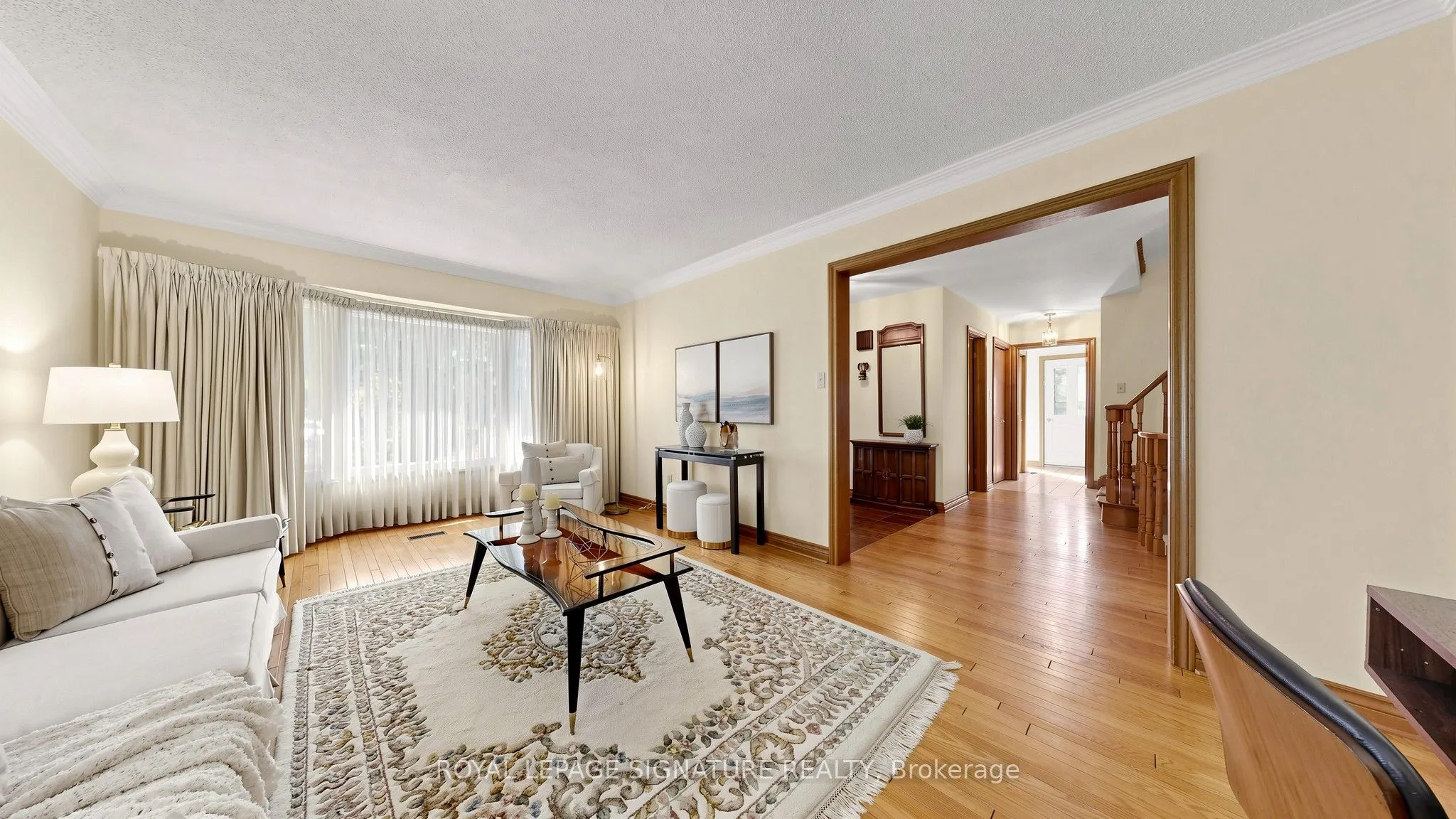 8 Royal Garden Boulevard