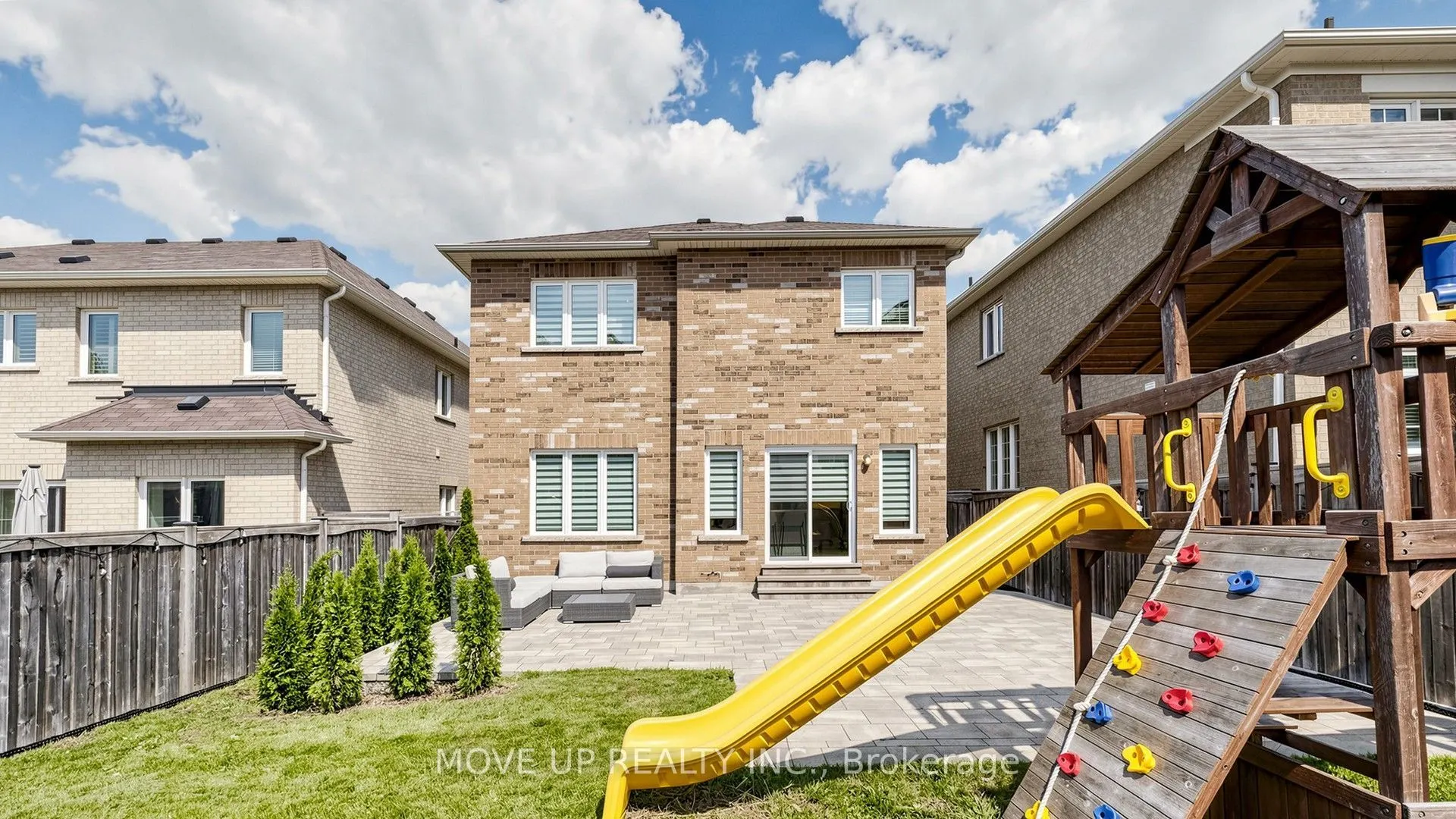 35 Lauderdale Drive