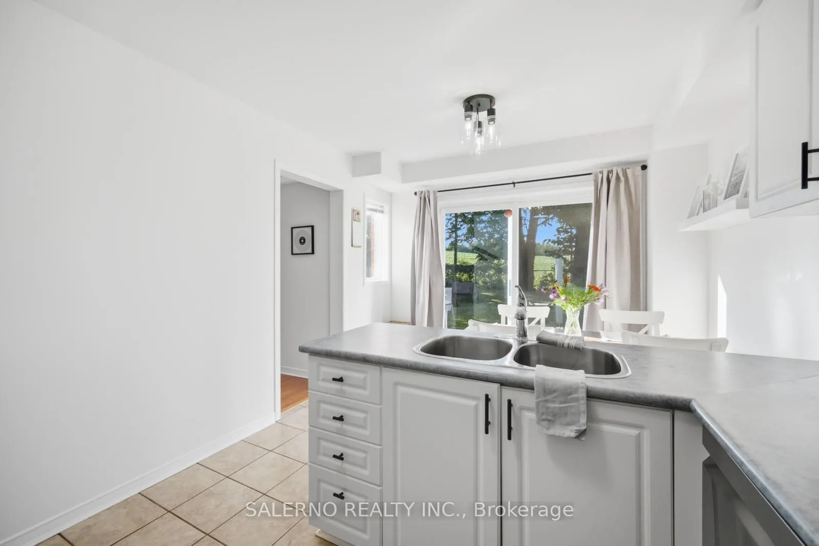 1202 Leslie Drive