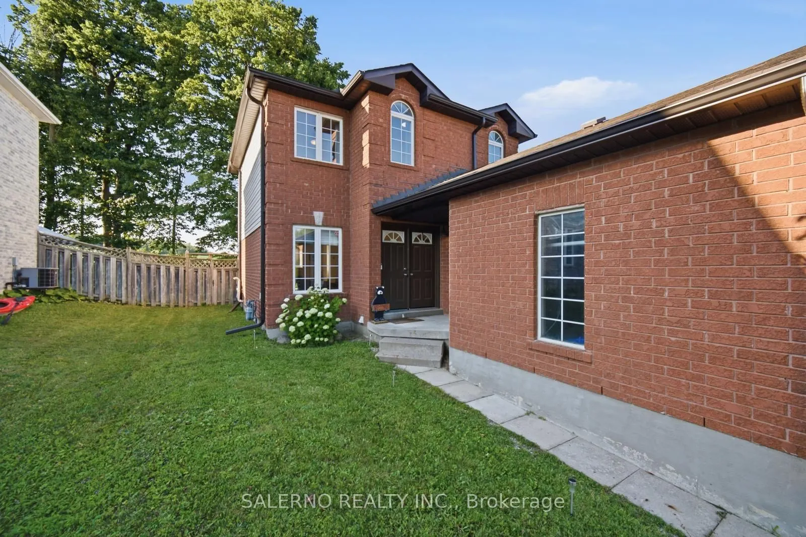 1202 Leslie Drive